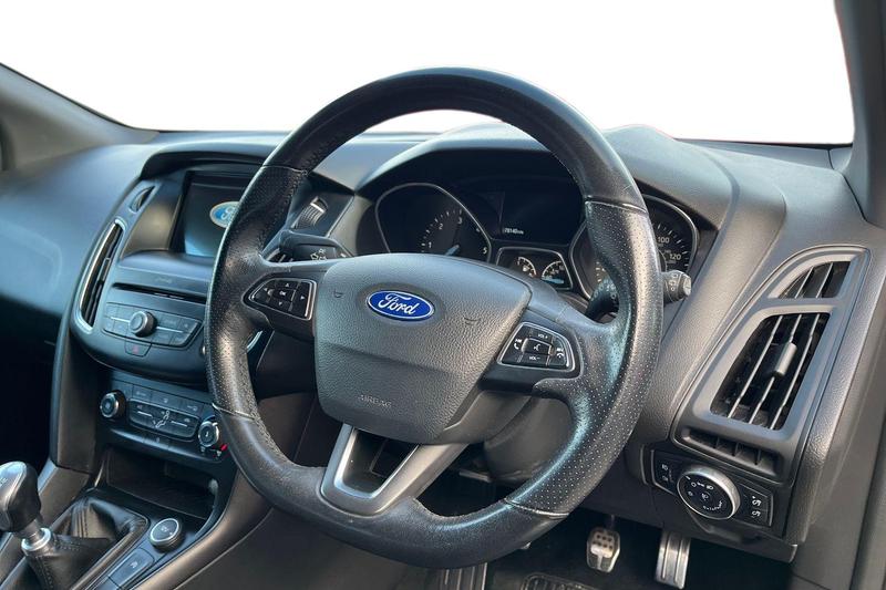 Used Ford Focus 2017 for sale - 76382266: Photo 9