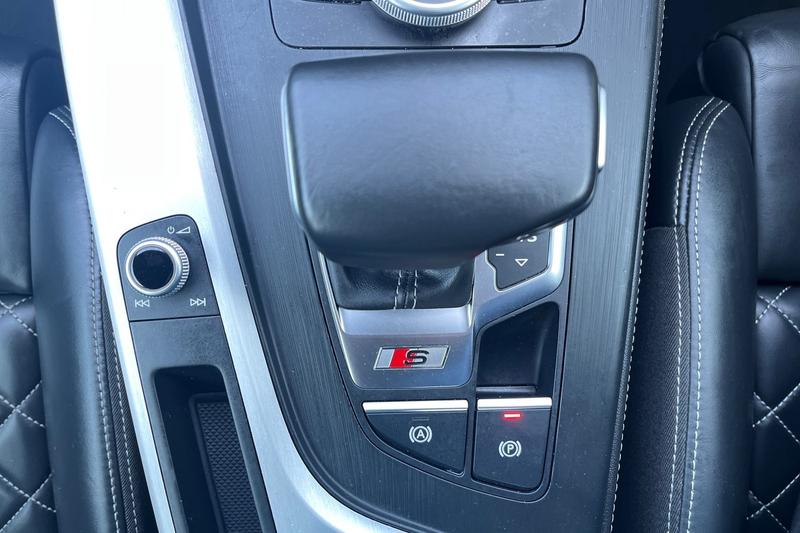 Vehicle 33