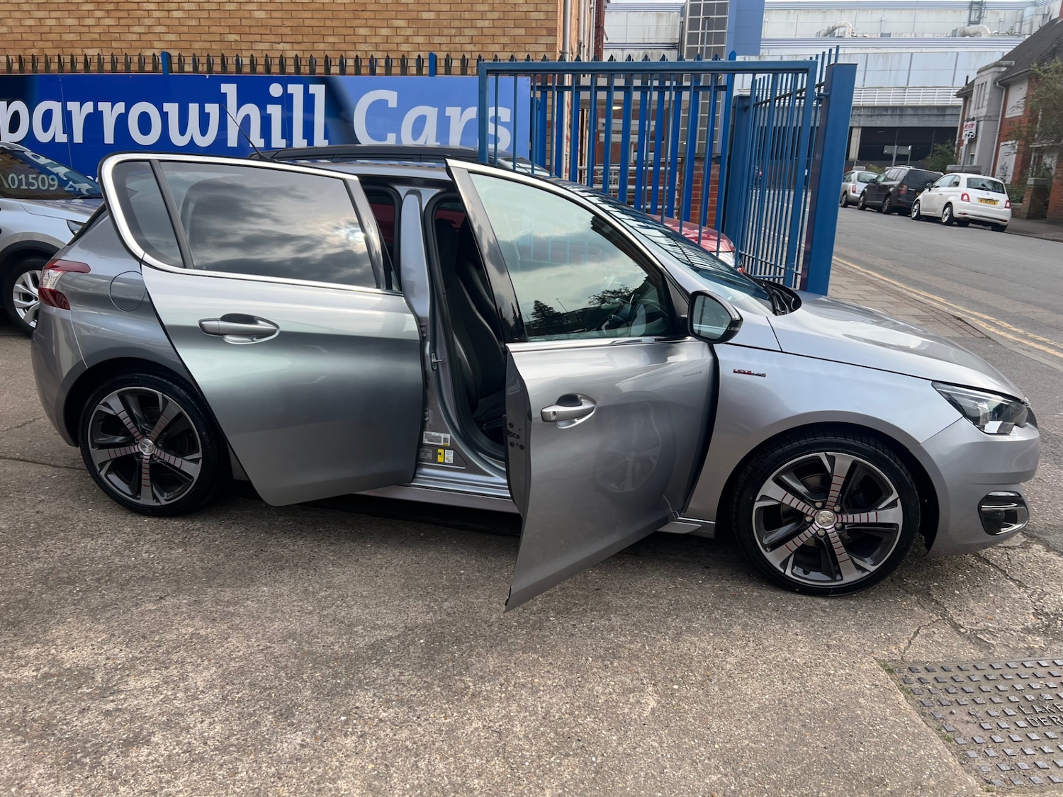 Used Peugeot 308 2016 for sale - 77961636: Photo 11