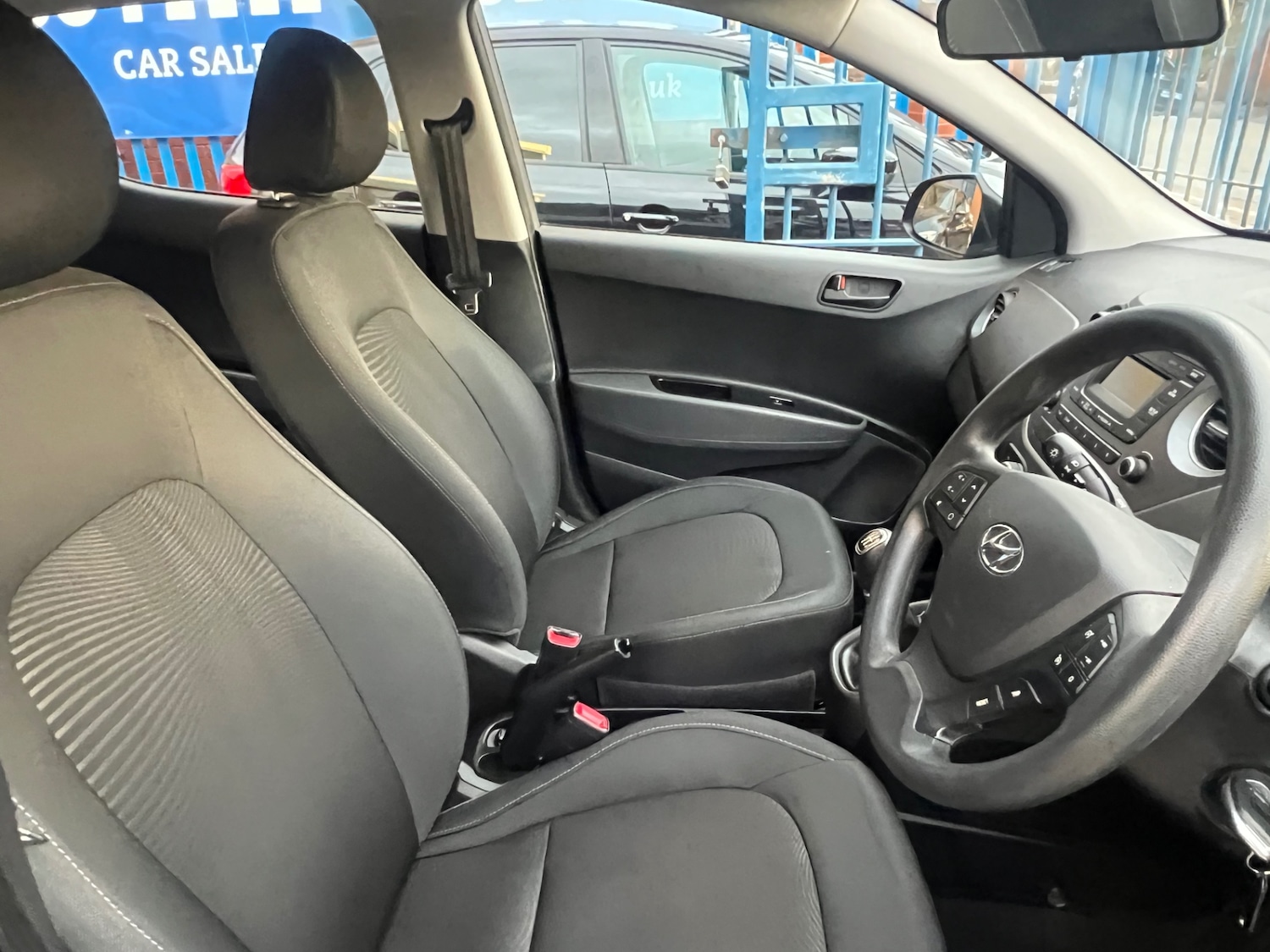 Used Hyundai i10 2018 for sale - 76479960: Photo 12