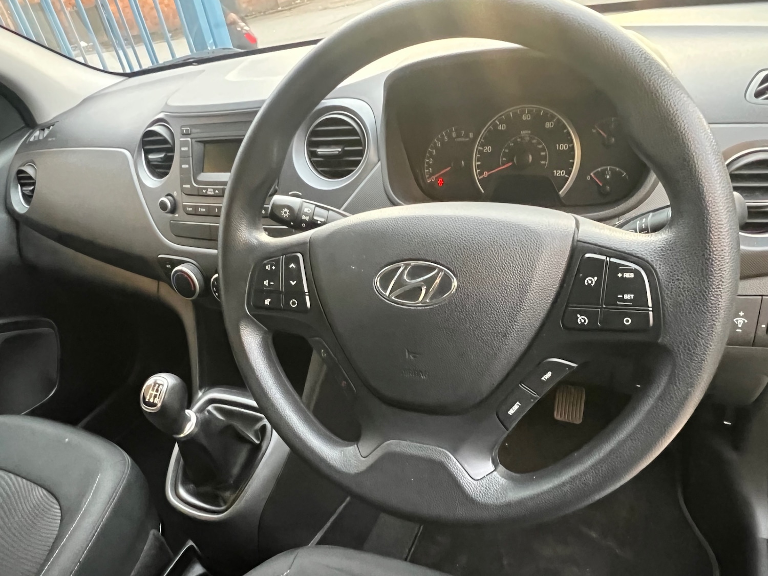 Used Hyundai i10 2018 for sale - 76479960: Photo 17