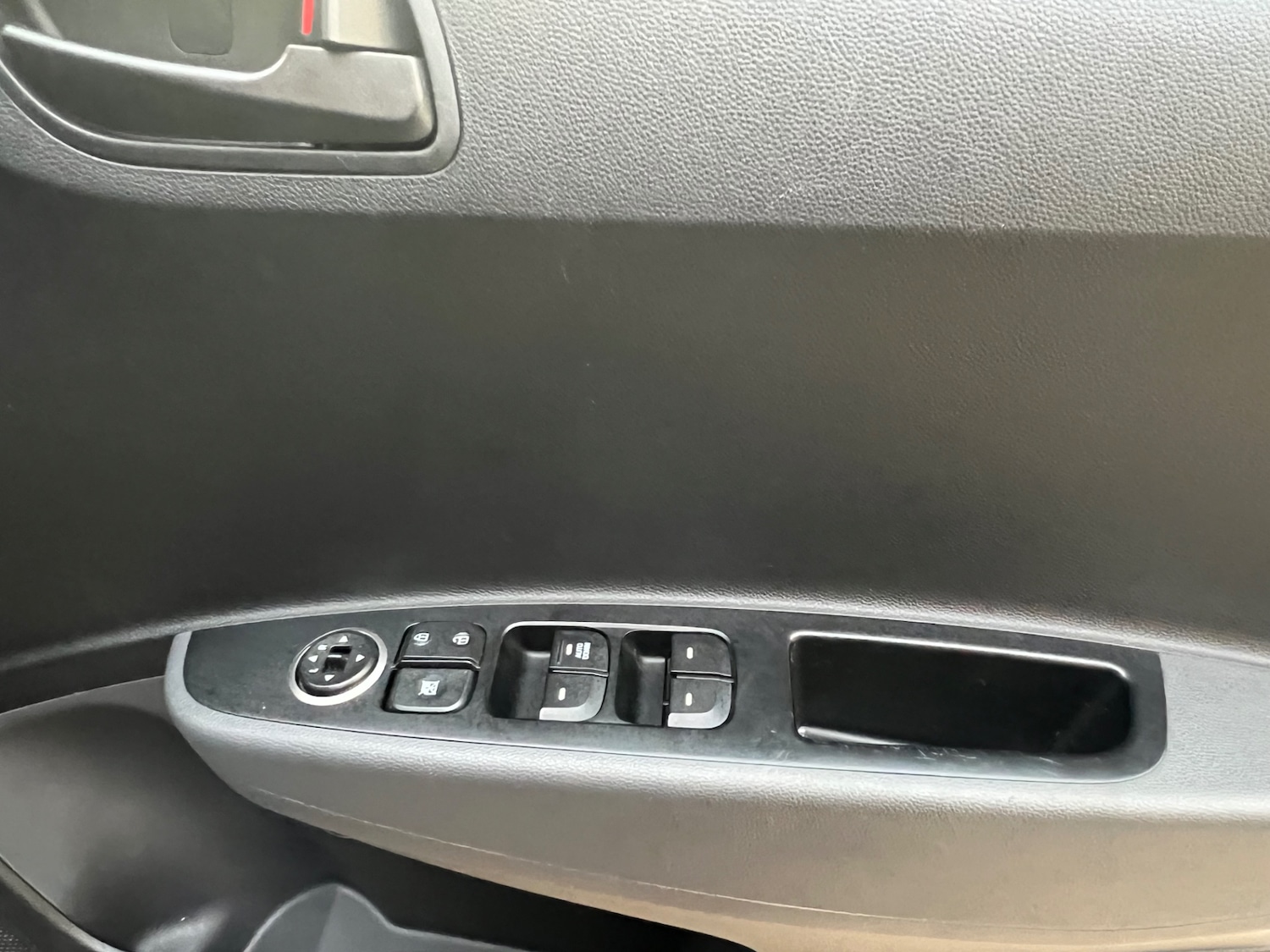 Used Hyundai i10 2018 for sale - 76479960: Photo 18