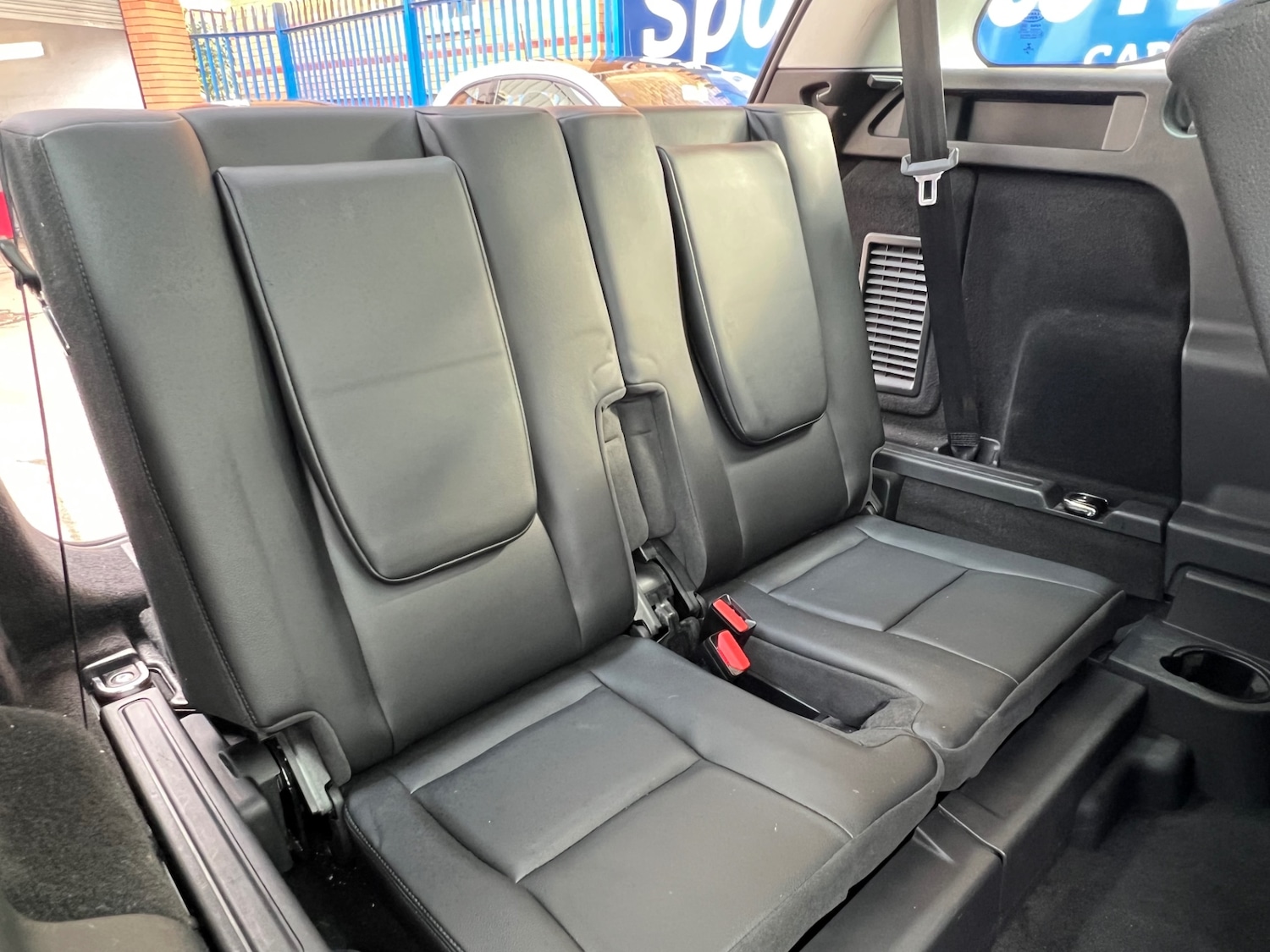 Used Land Rover Discovery Sport 2015 for sale - 77650773: Photo 5