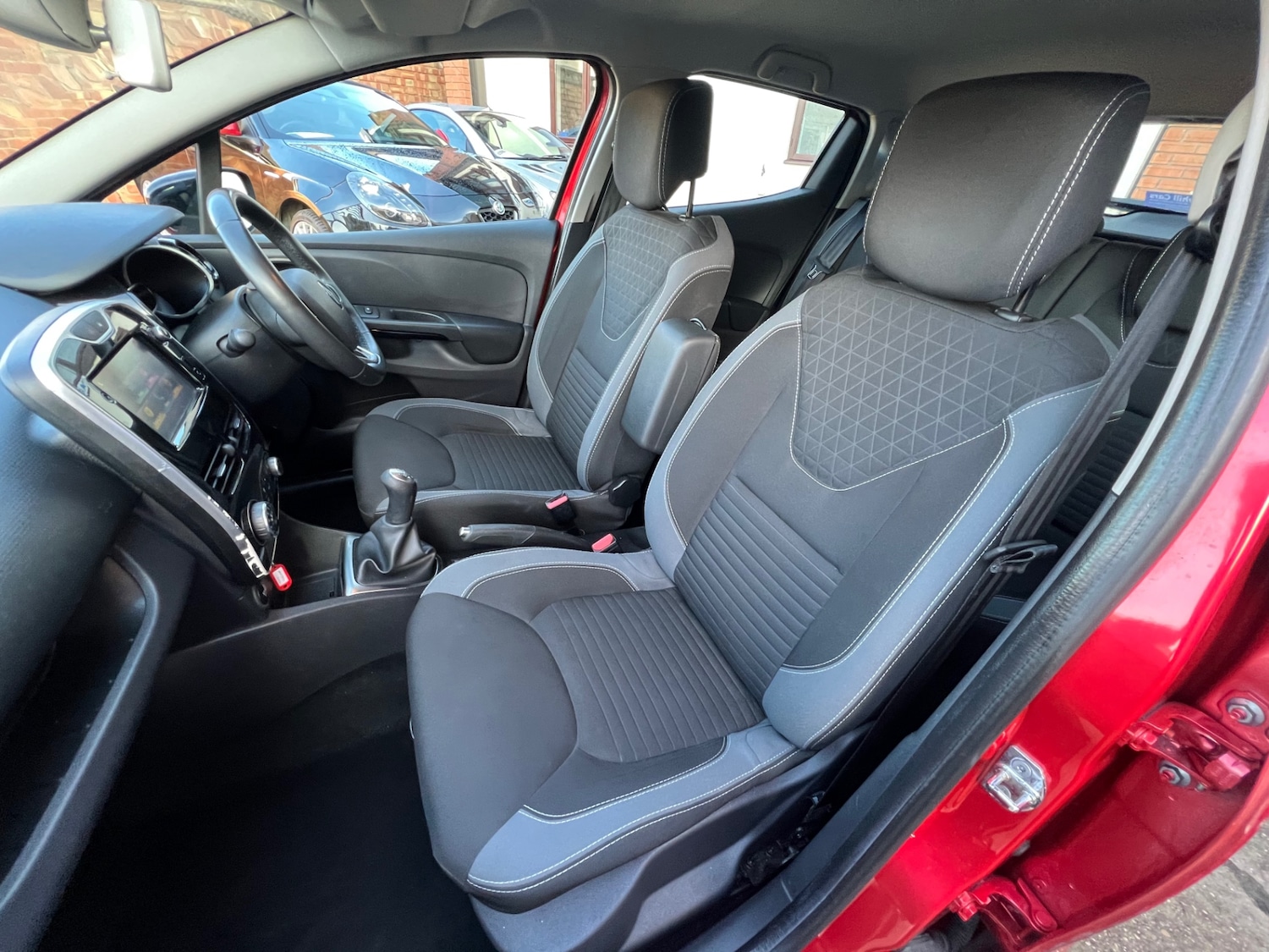 Used Renault Clio 2016 for sale - 77638798: Photo 21