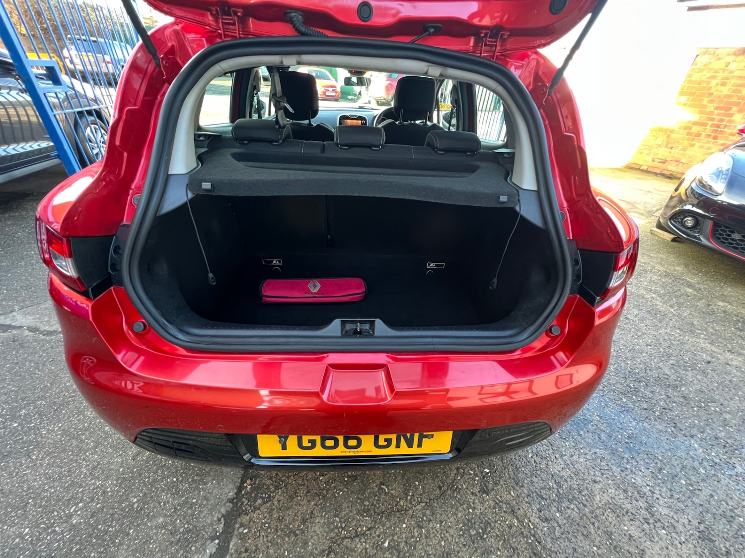 Used Renault Clio 2016 for sale - 77638798: Photo 7