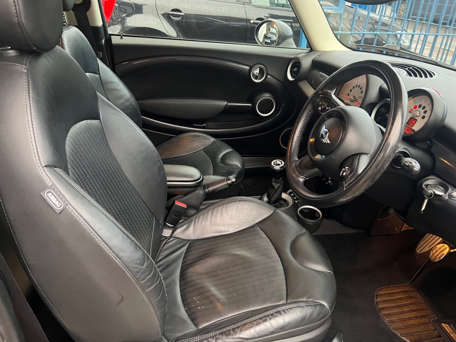 Used MINI Cooper 2011 for sale - 76531243: Photo 3