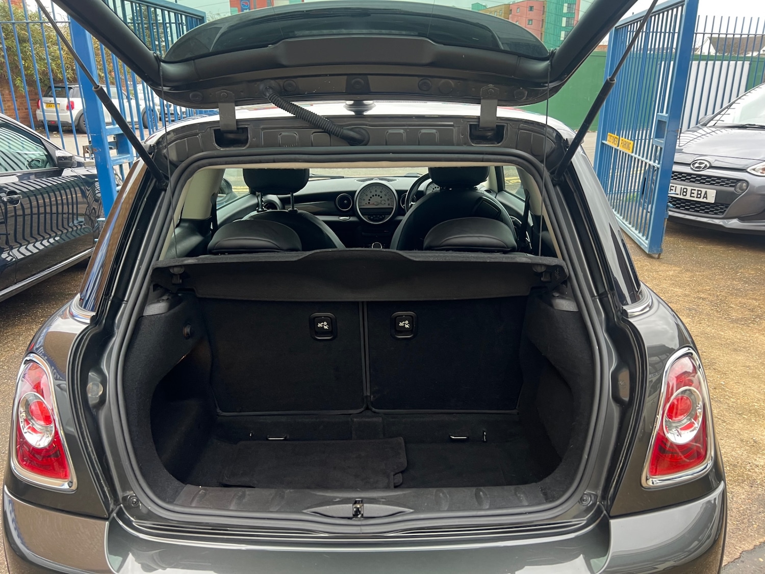 Used MINI Cooper 2011 for sale - 76531243: Photo 7