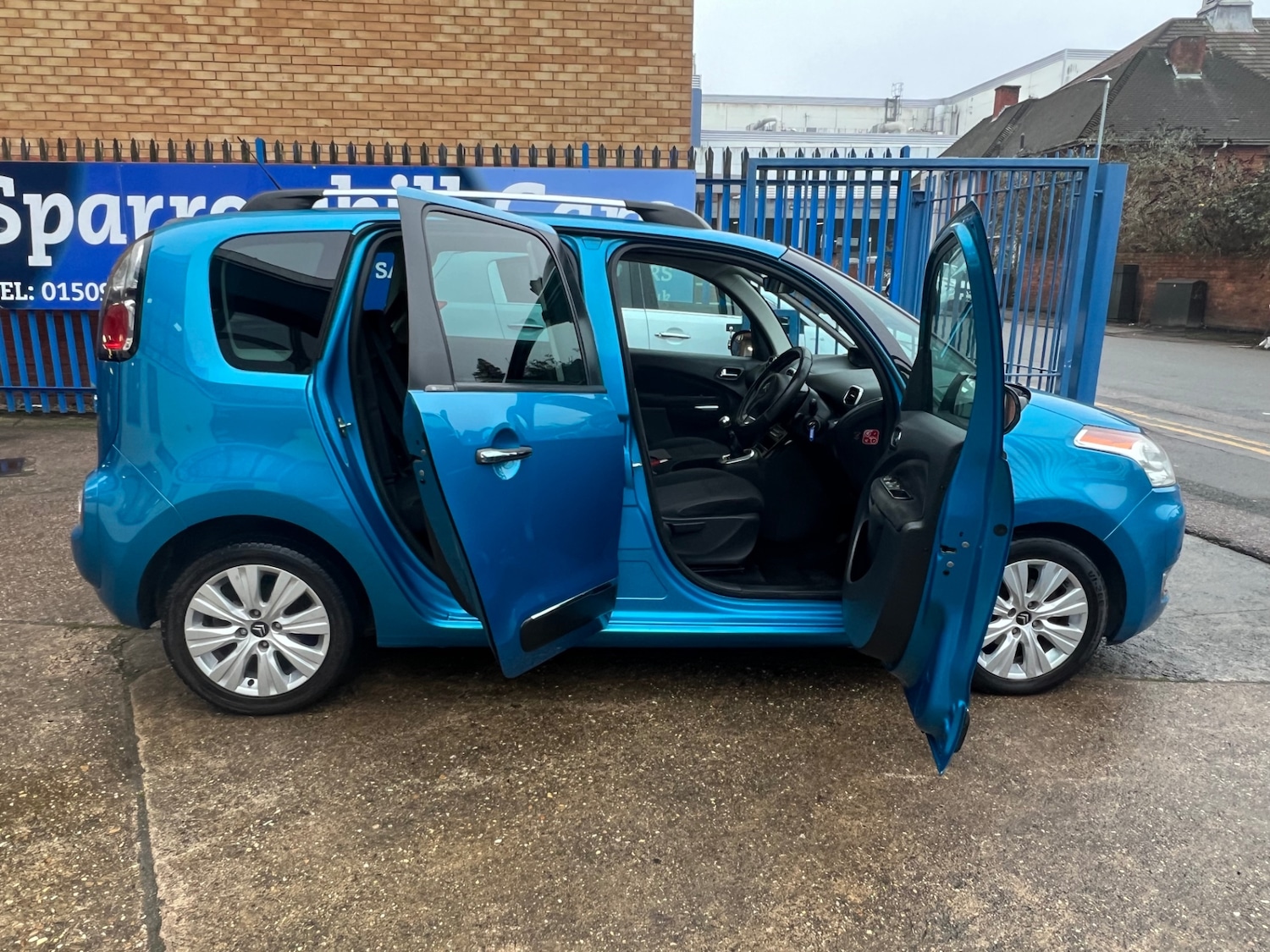 Used Citroen C3 Picasso 2011 for sale - 77023599: Photo 12