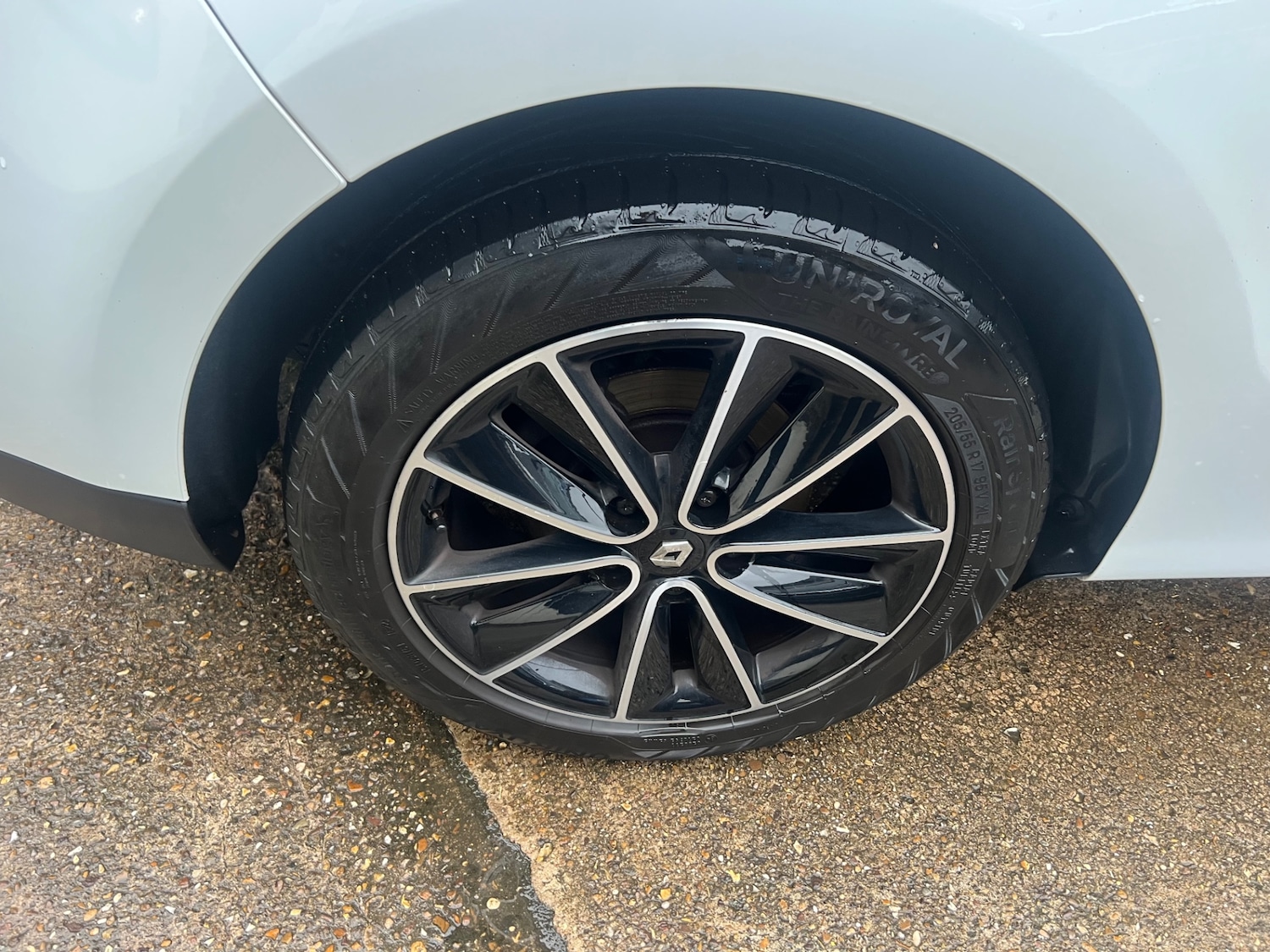 Used Renault Grand Scenic 2016 for sale - 76979597: Photo 24