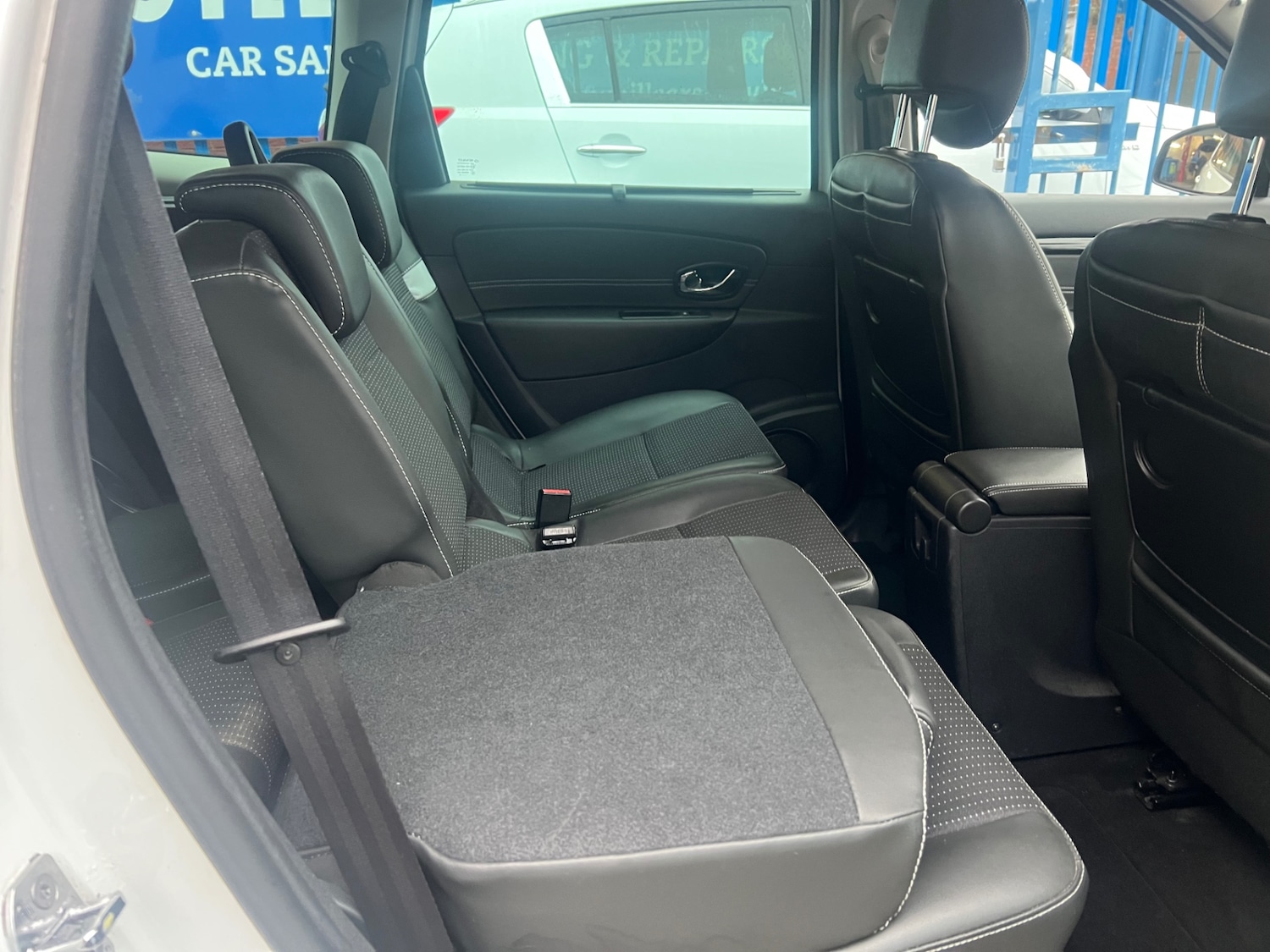 Used Renault Grand Scenic 2016 for sale - 76979597: Photo 27