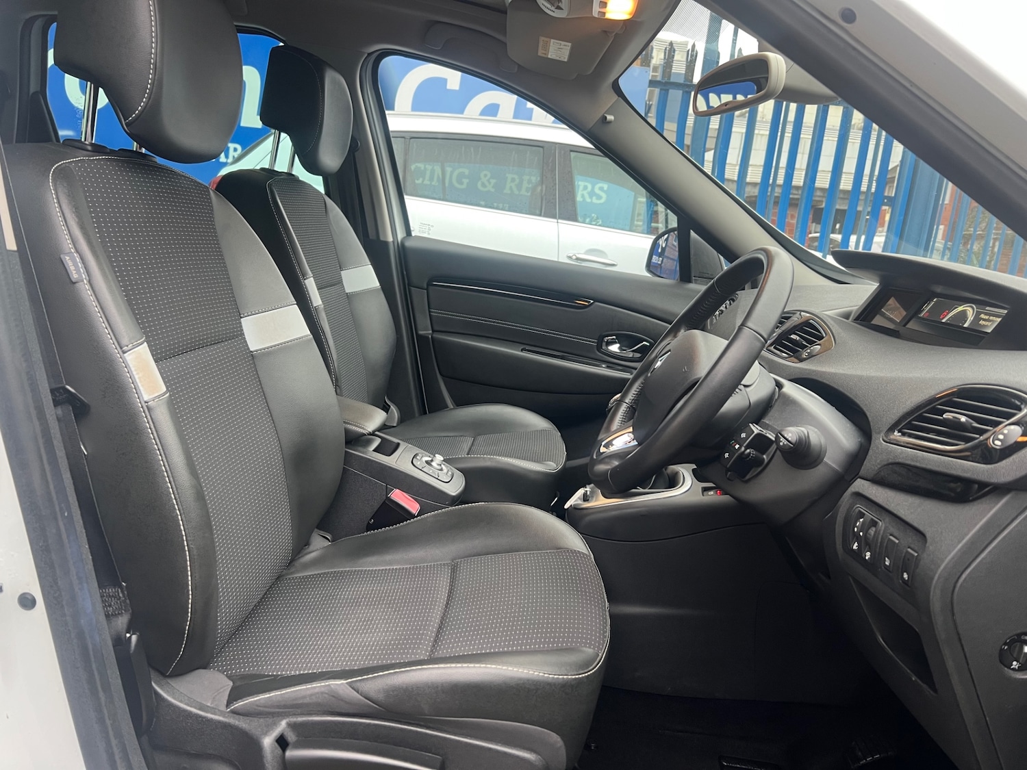 Used Renault Grand Scenic 2016 for sale - 76979597: Photo 3