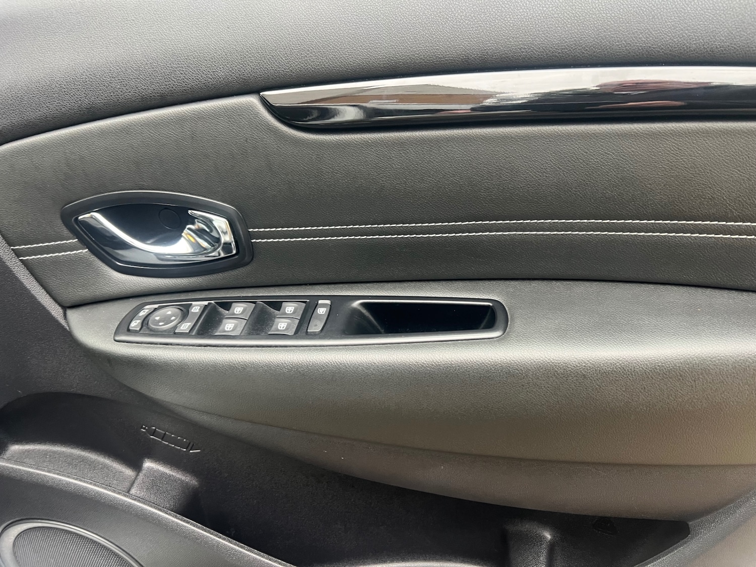 Used Renault Grand Scenic 2016 for sale - 76979597: Photo 31