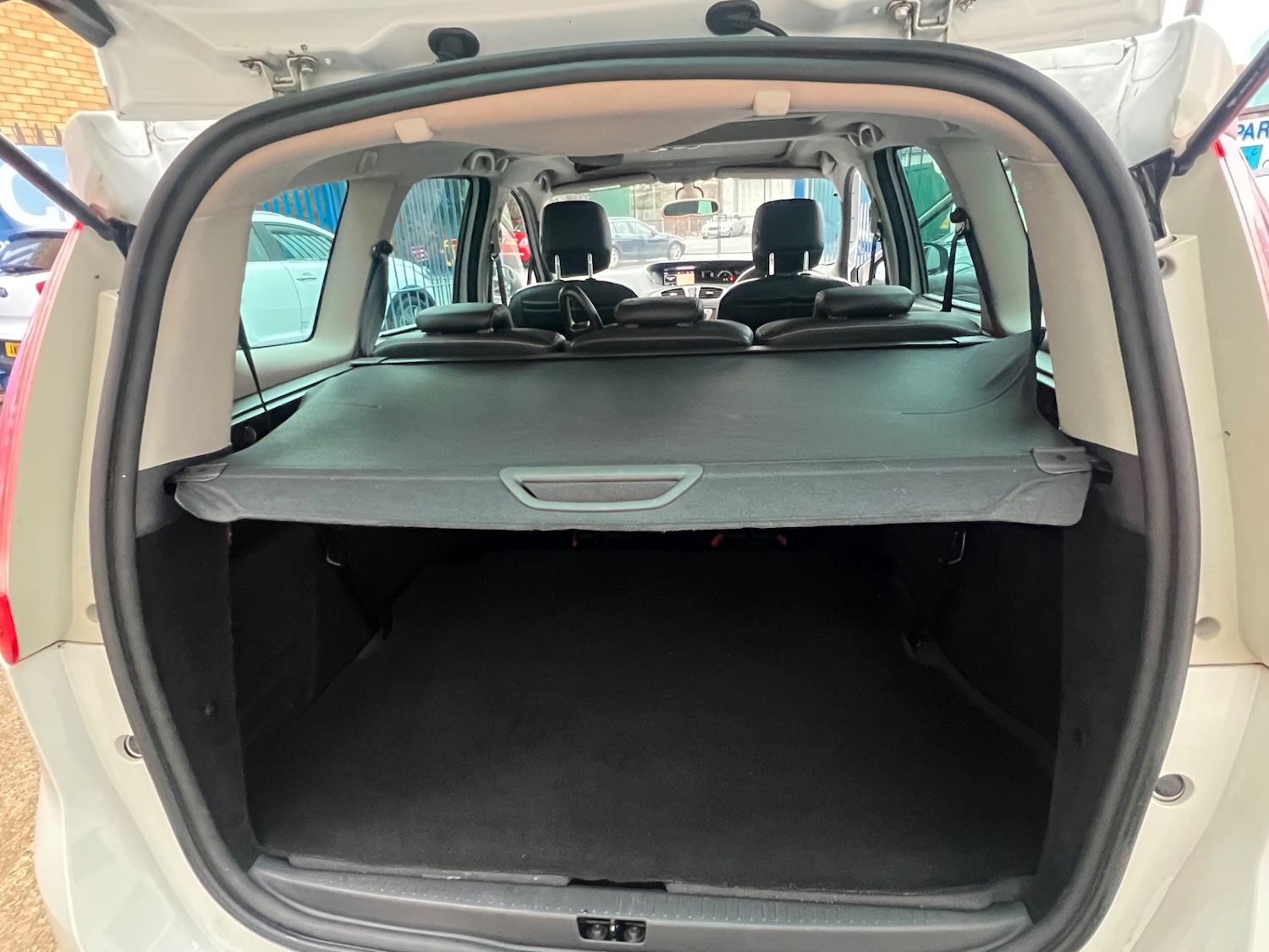 Used Renault Grand Scenic 2016 for sale - 76979597: Photo 7