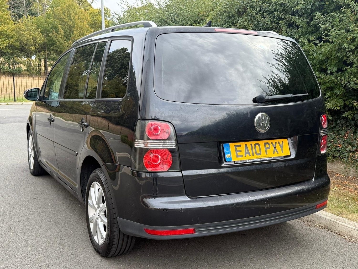 Used Volkswagen Touran 2010 for sale - 76374826: Photo 12