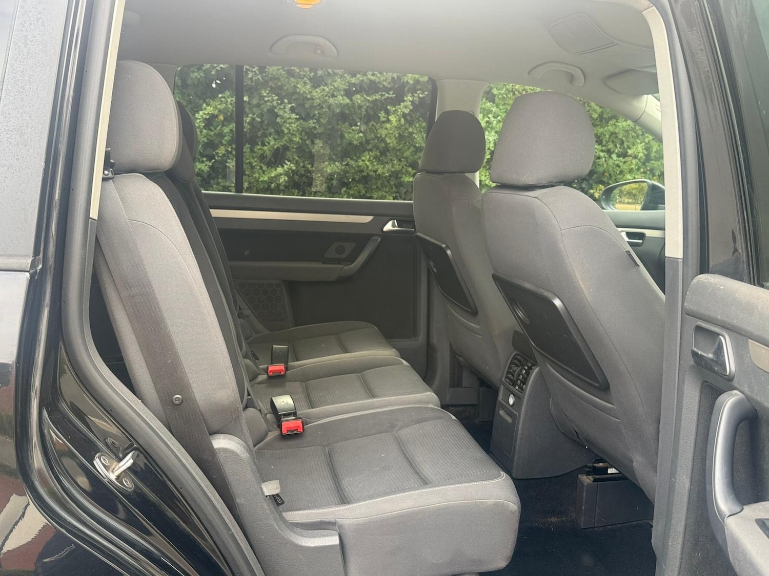 Used Volkswagen Touran 2010 for sale - 76374826: Photo 24