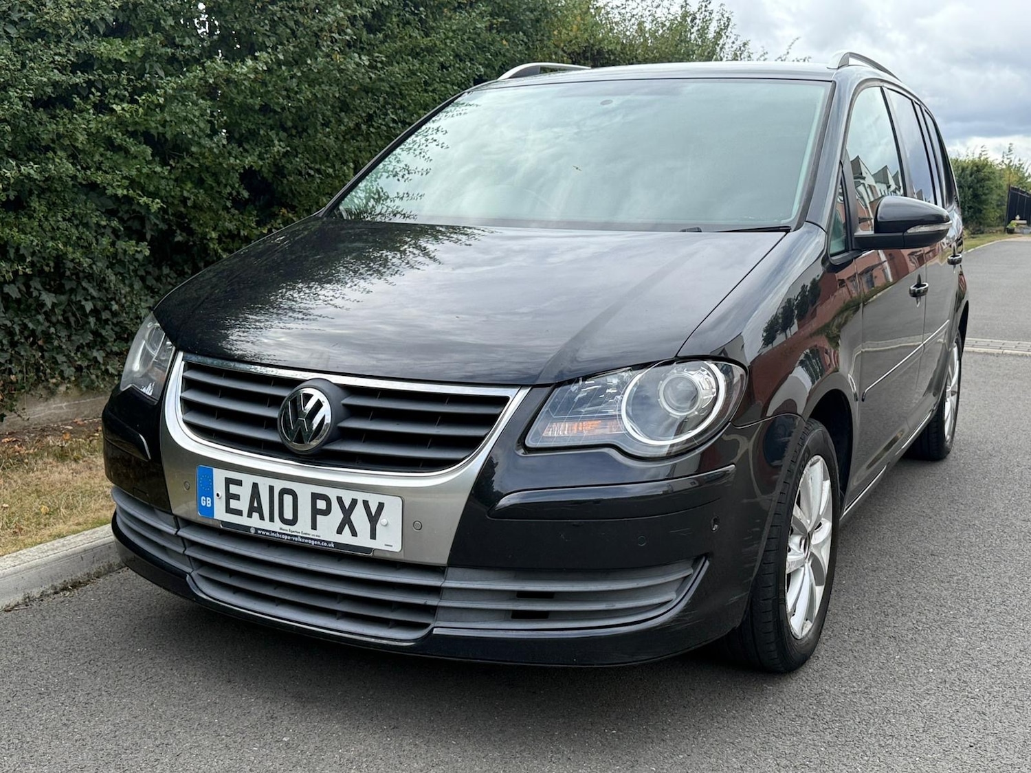 Used Volkswagen Touran 2010 for sale - 76374826: Photo 3