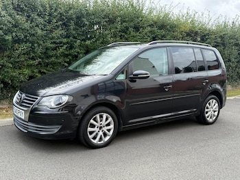 Used Volkswagen Touran 2010 for sale - 76374826: Photo