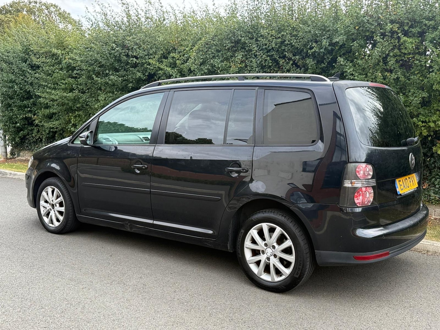 Used Volkswagen Touran 2010 for sale - 76374826: Photo 6