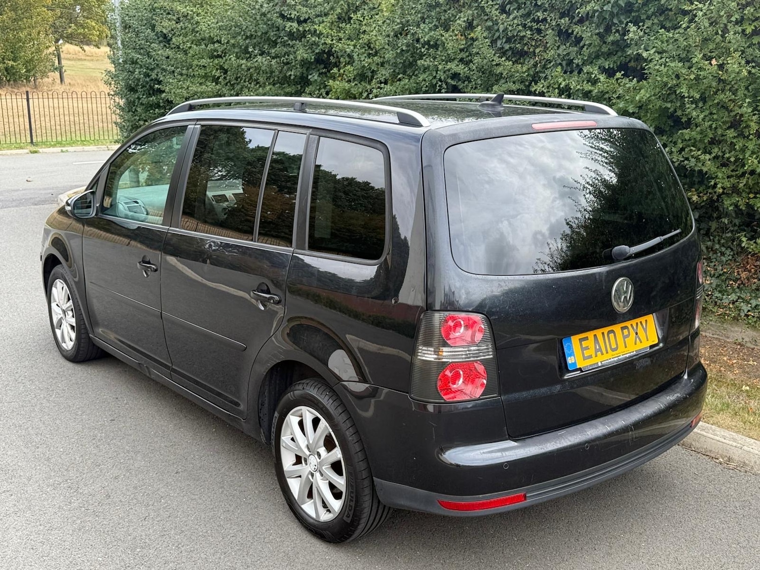 Used Volkswagen Touran 2010 for sale - 76374826: Photo 8