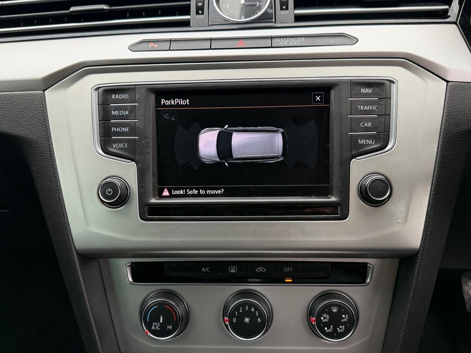 Used Volkswagen Passat 2016 for sale - 76393907: Photo 32