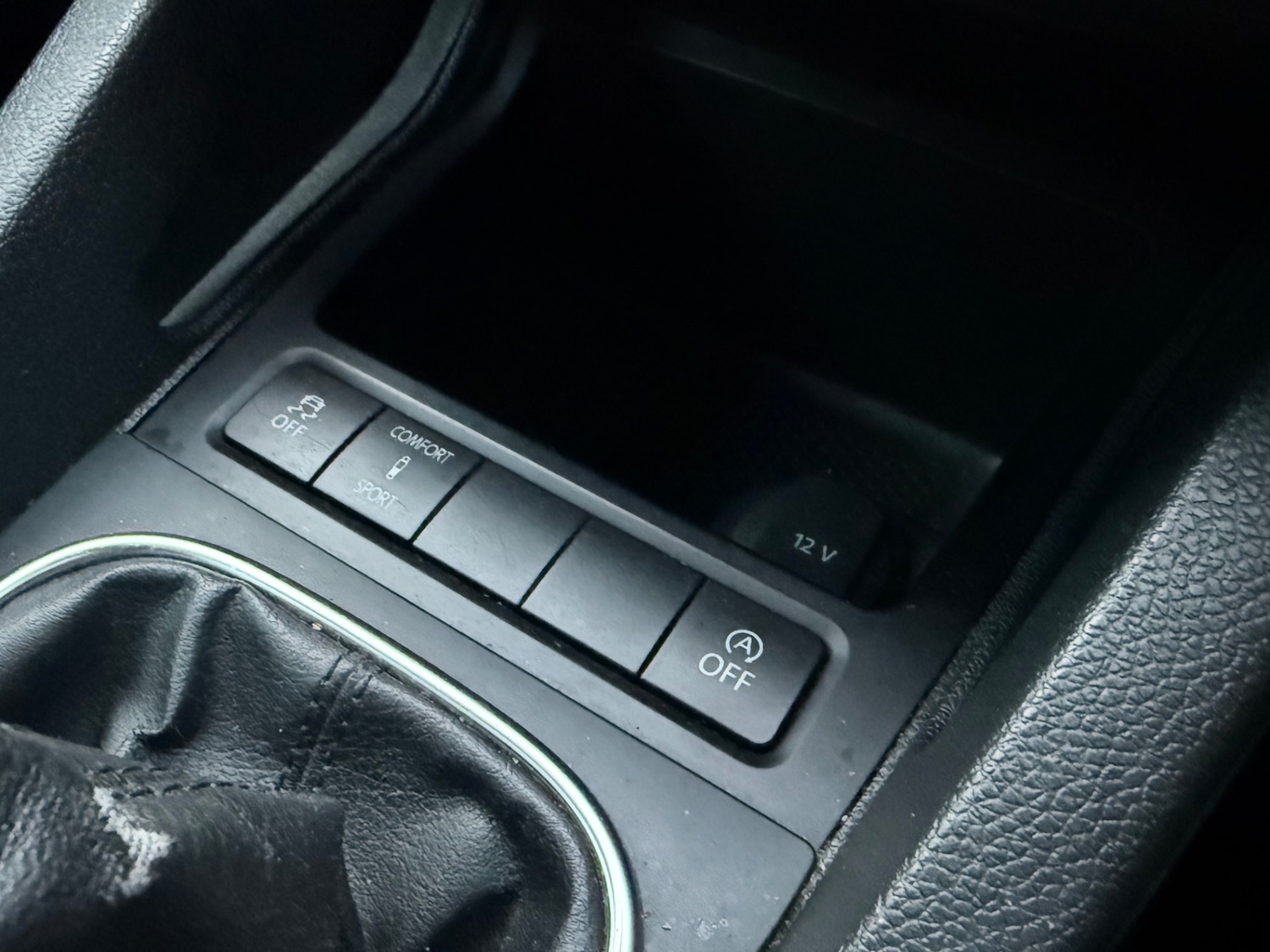 Used Volkswagen Scirocco 2012 for sale - 77202379: Photo 32