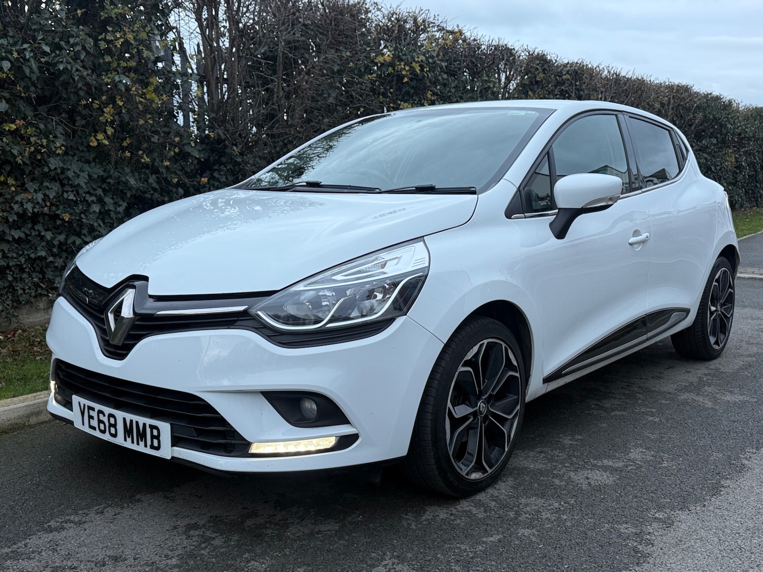 Used Renault Clio 2018 for sale - 76713393: Photo 1