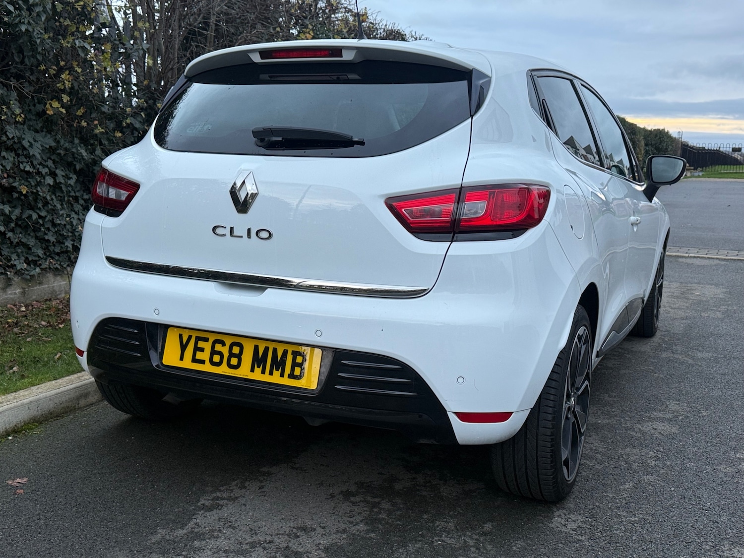 Used Renault Clio 2018 for sale - 76713393: Photo 11