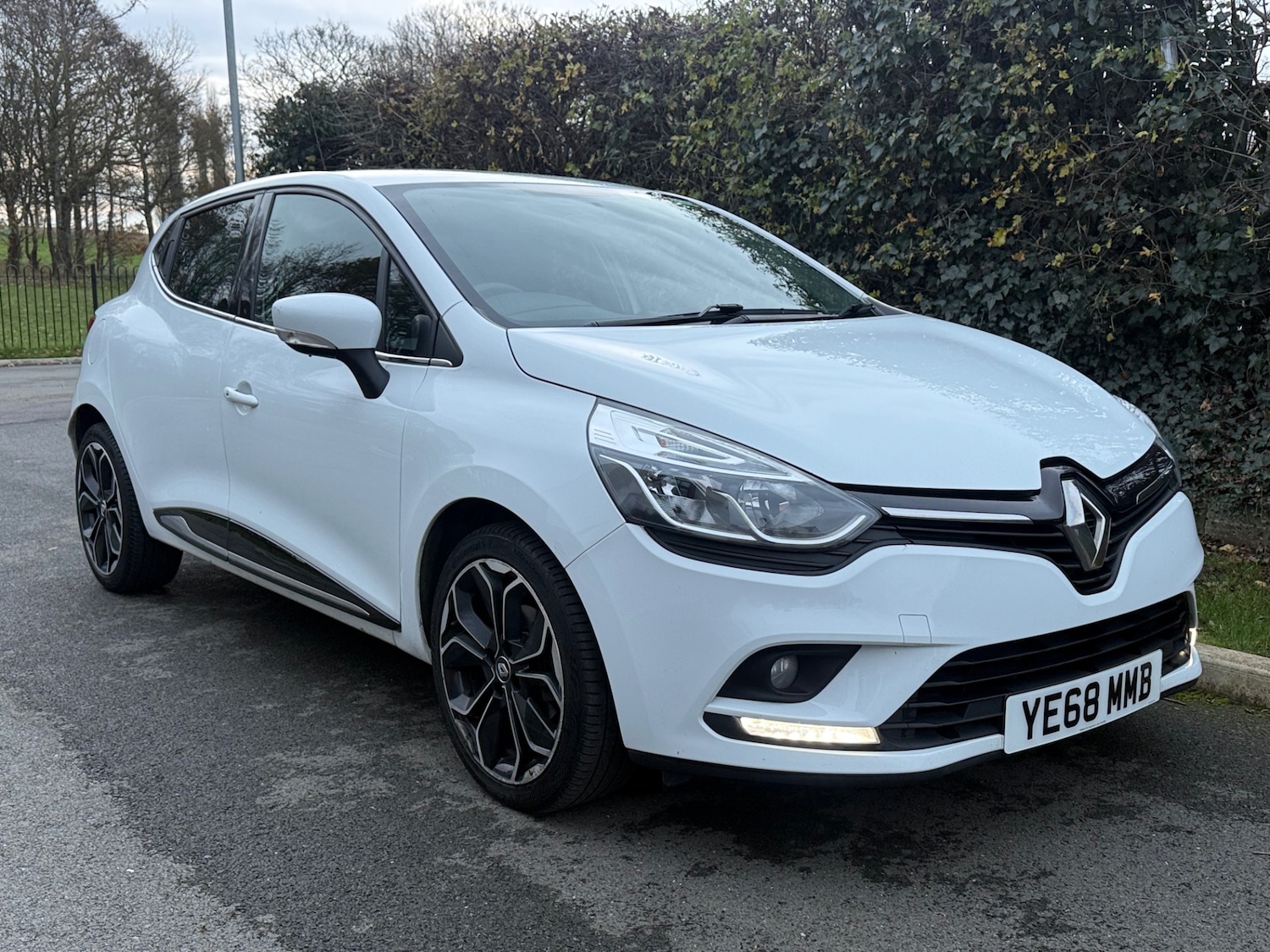 Used Renault Clio 2018 for sale - 76713393: Photo 18