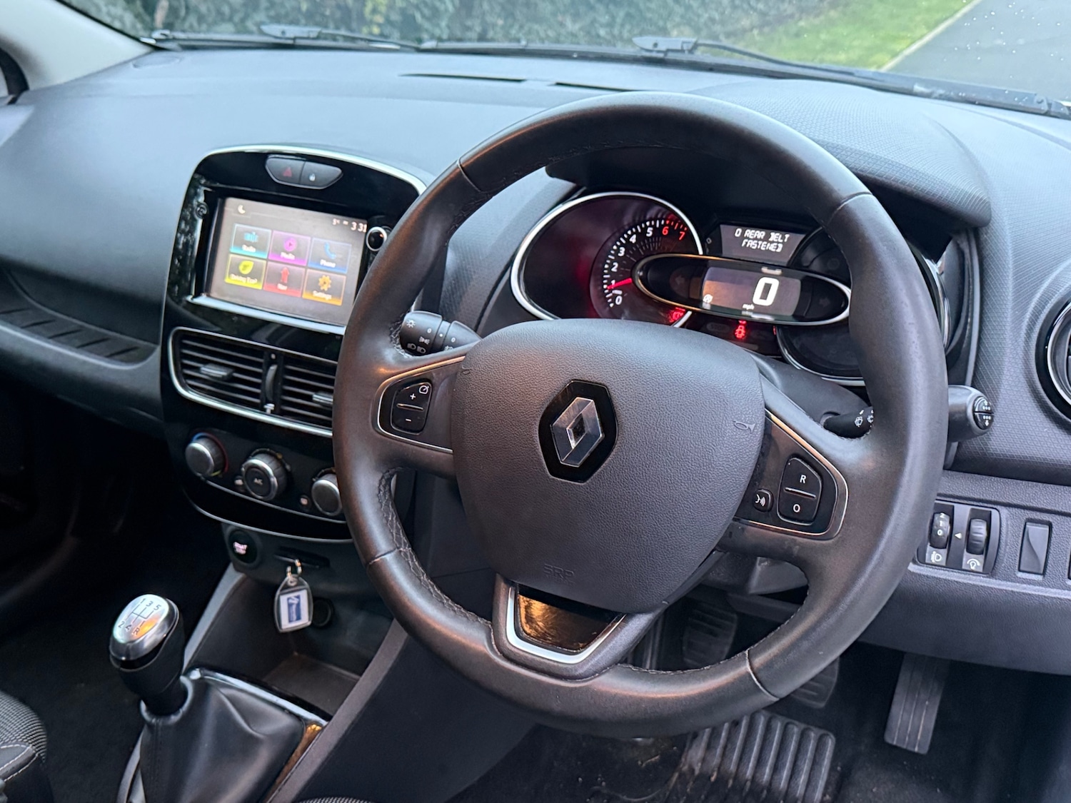 Used Renault Clio 2018 for sale - 76713393: Photo 24