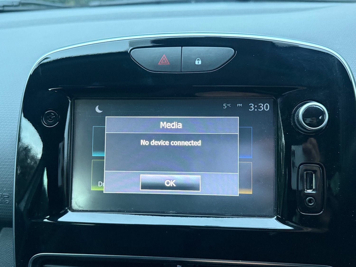 Used Renault Clio 2018 for sale - 76713393: Photo 30