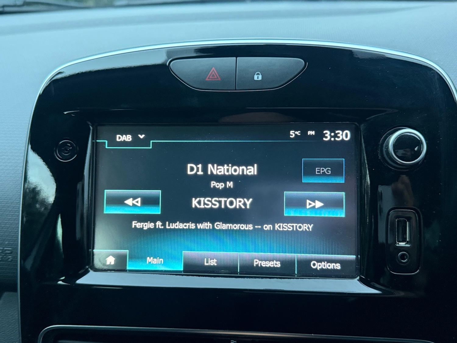 Used Renault Clio 2018 for sale - 76713393: Photo 31