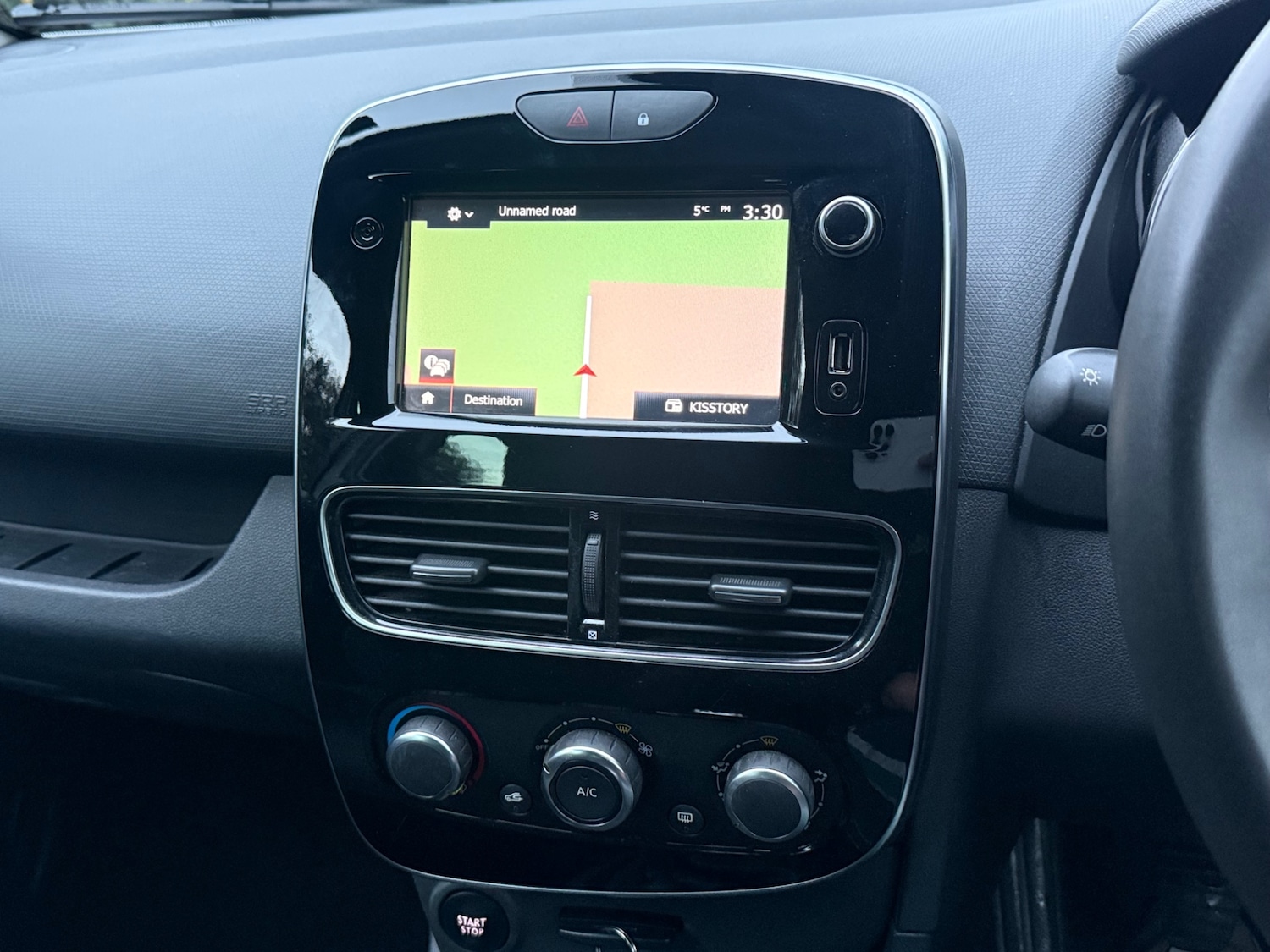 Used Renault Clio 2018 for sale - 76713393: Photo 34