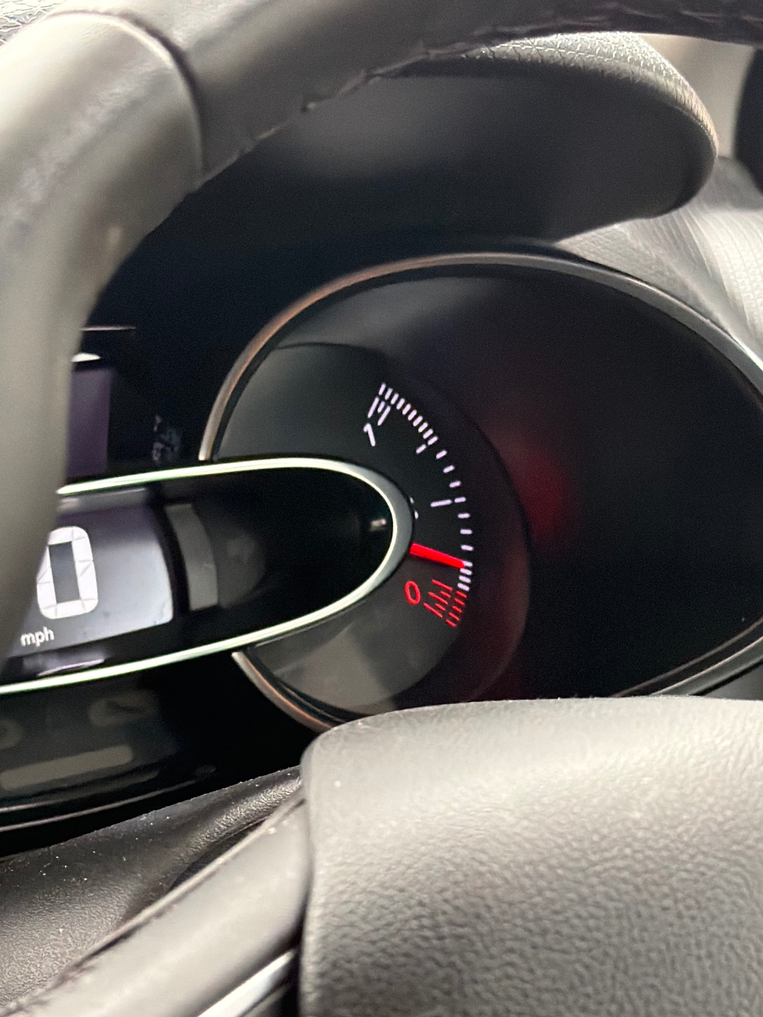 Used Renault Clio 2018 for sale - 76713393: Photo 35