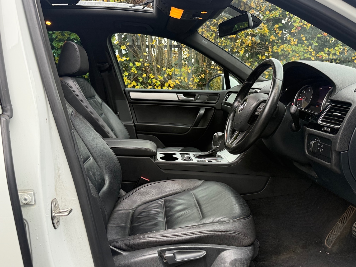 Used Volkswagen Touareg 2014 for sale - 76663682: Photo 29