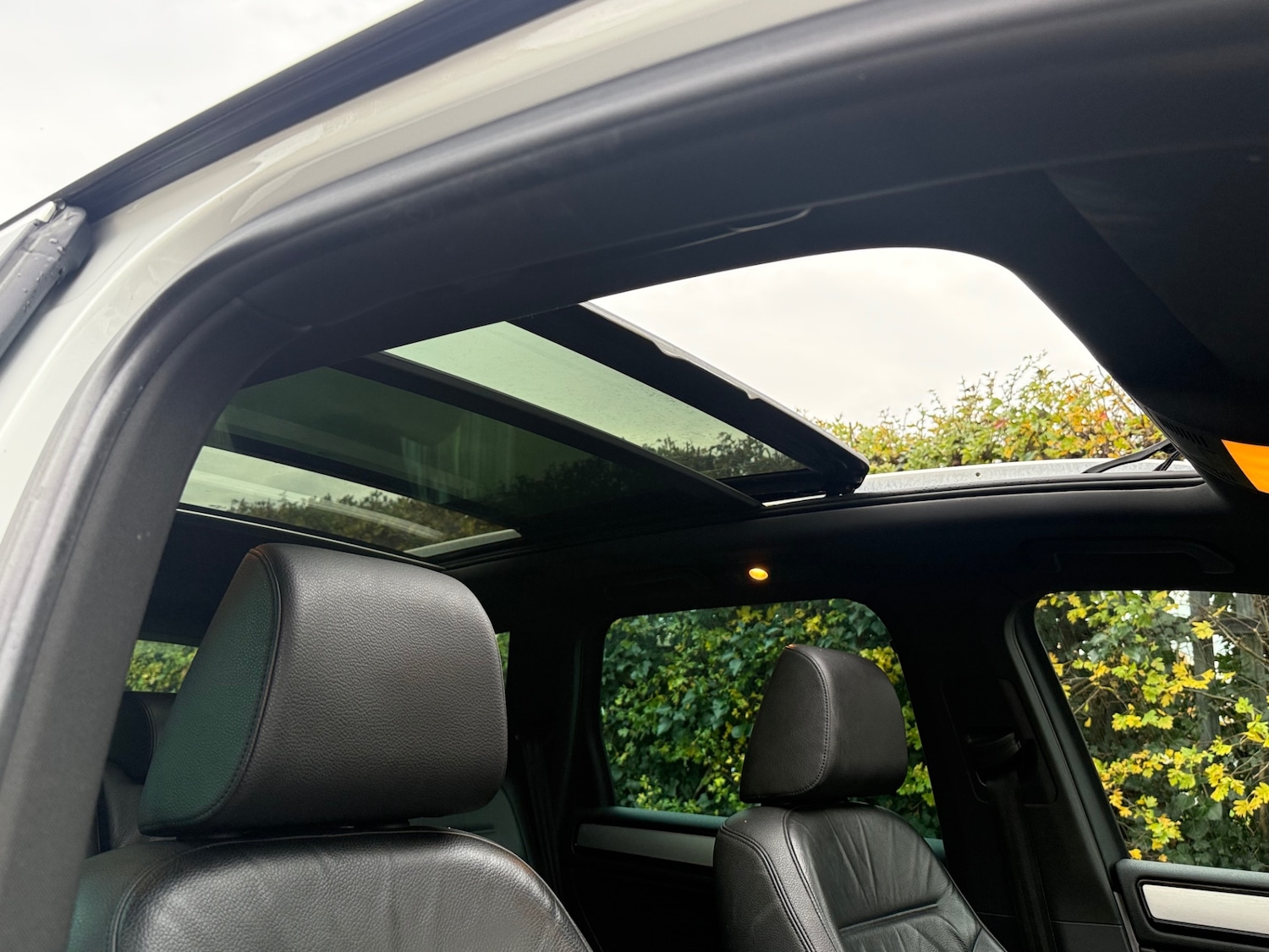 Used Volkswagen Touareg 2014 for sale - 76663682: Photo 31