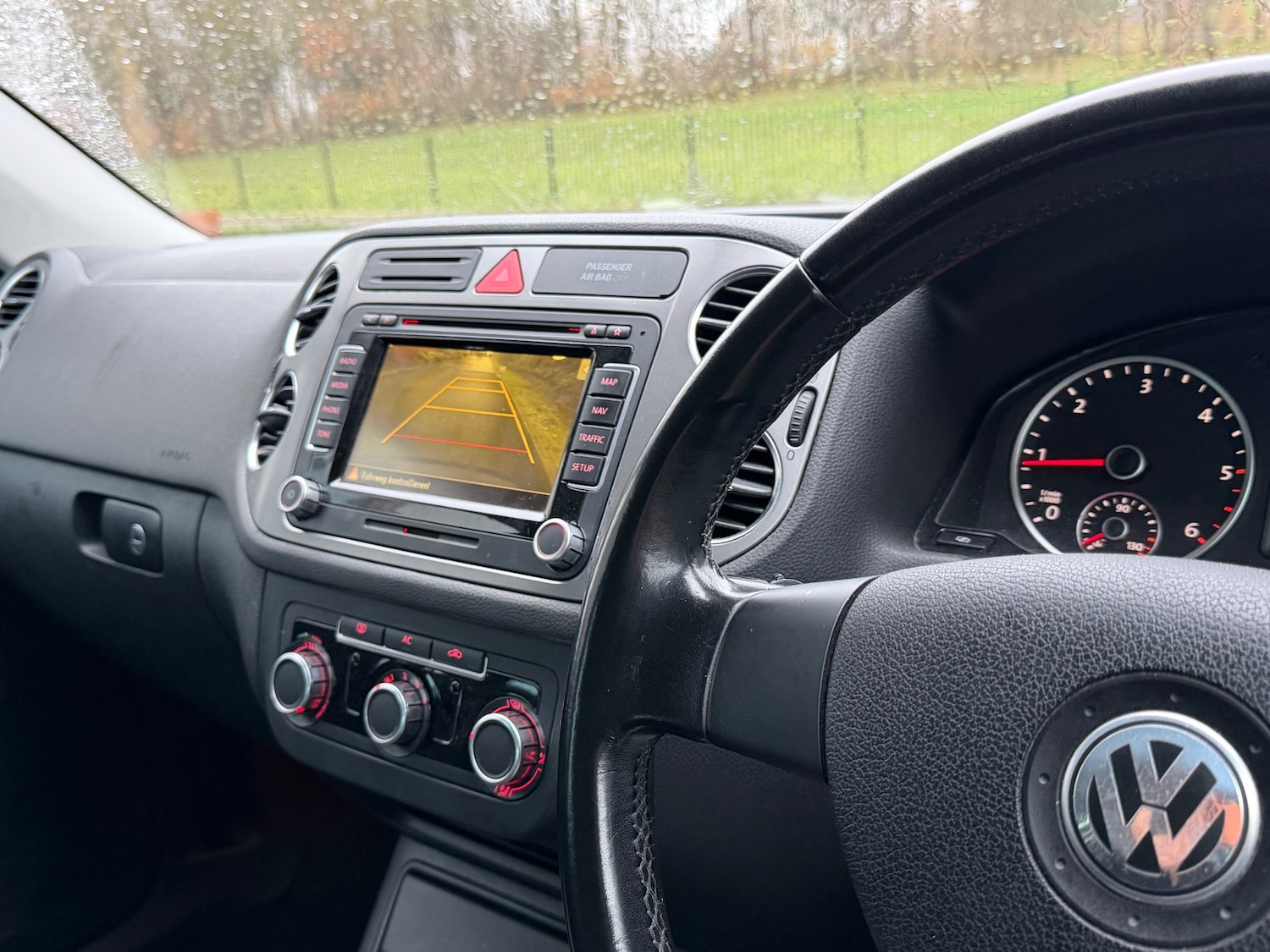 Used Volkswagen Tiguan 2010 for sale - 76913991: Photo 23