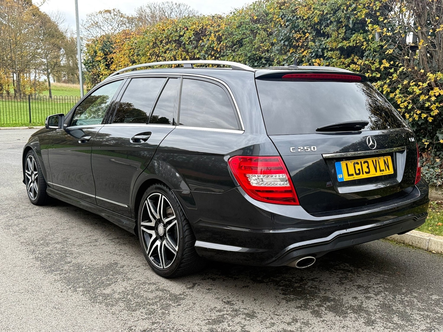 Used Mercedes-Benz C Class 2013 for sale - 76573798: Photo 7