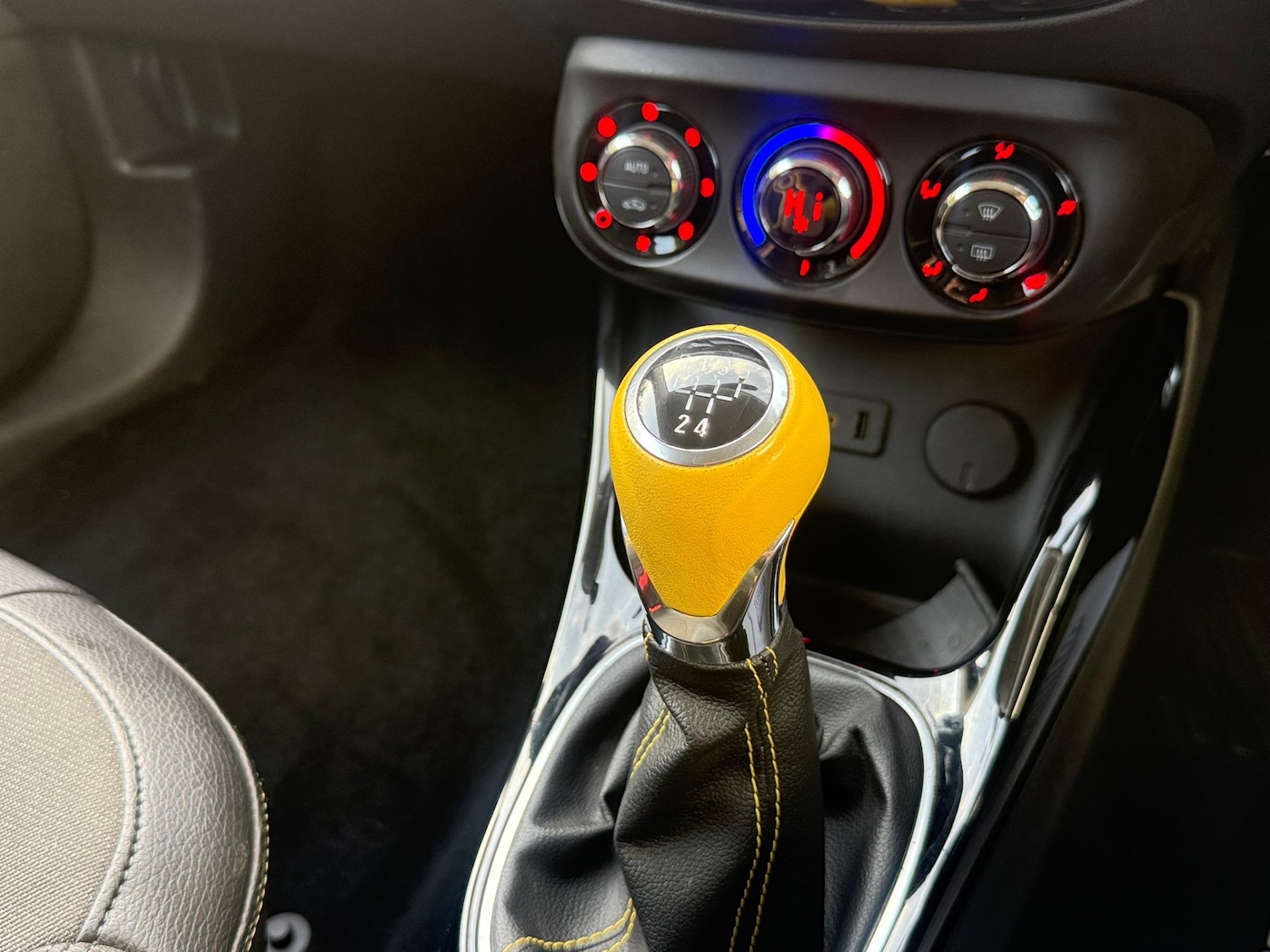 Used Vauxhall ADAM 2013 for sale - 76403300: Photo 24