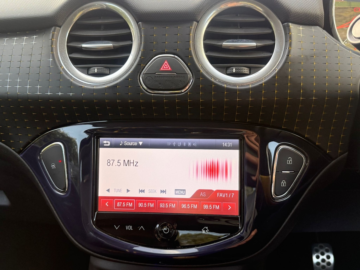 Used Vauxhall ADAM 2013 for sale - 76403300: Photo 27