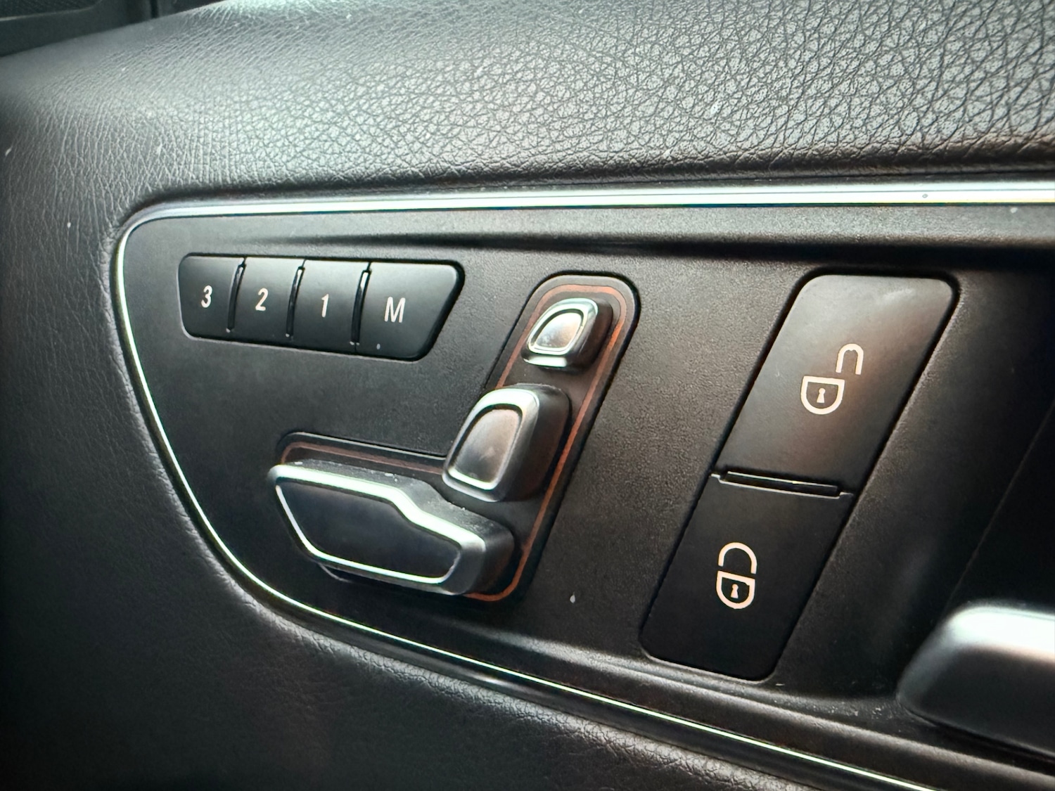 Used Mercedes-Benz A-Class 2017 for sale - 77067384: Photo 33