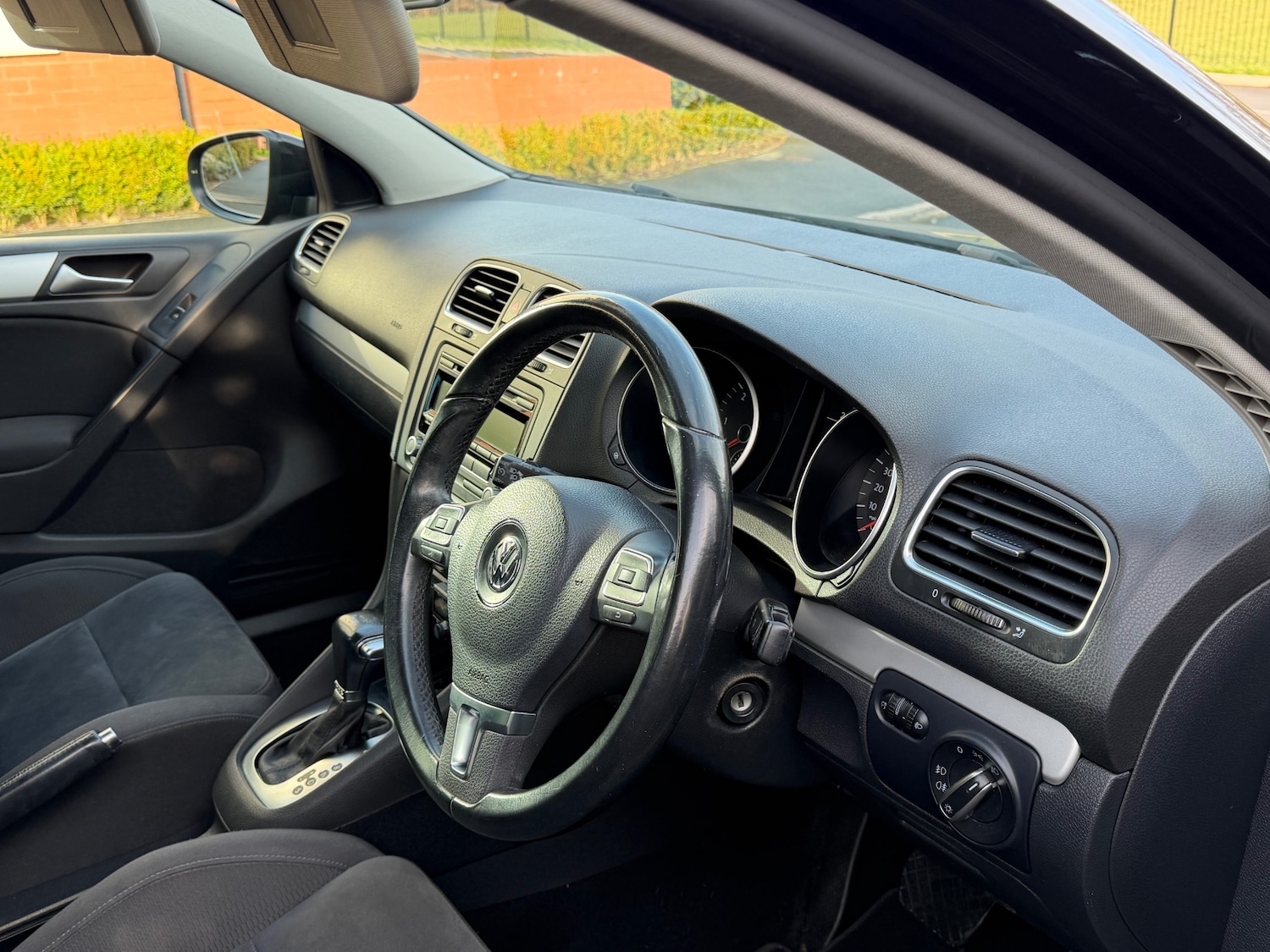 Used Volkswagen Golf 2010 for sale - 77202378: Photo 23