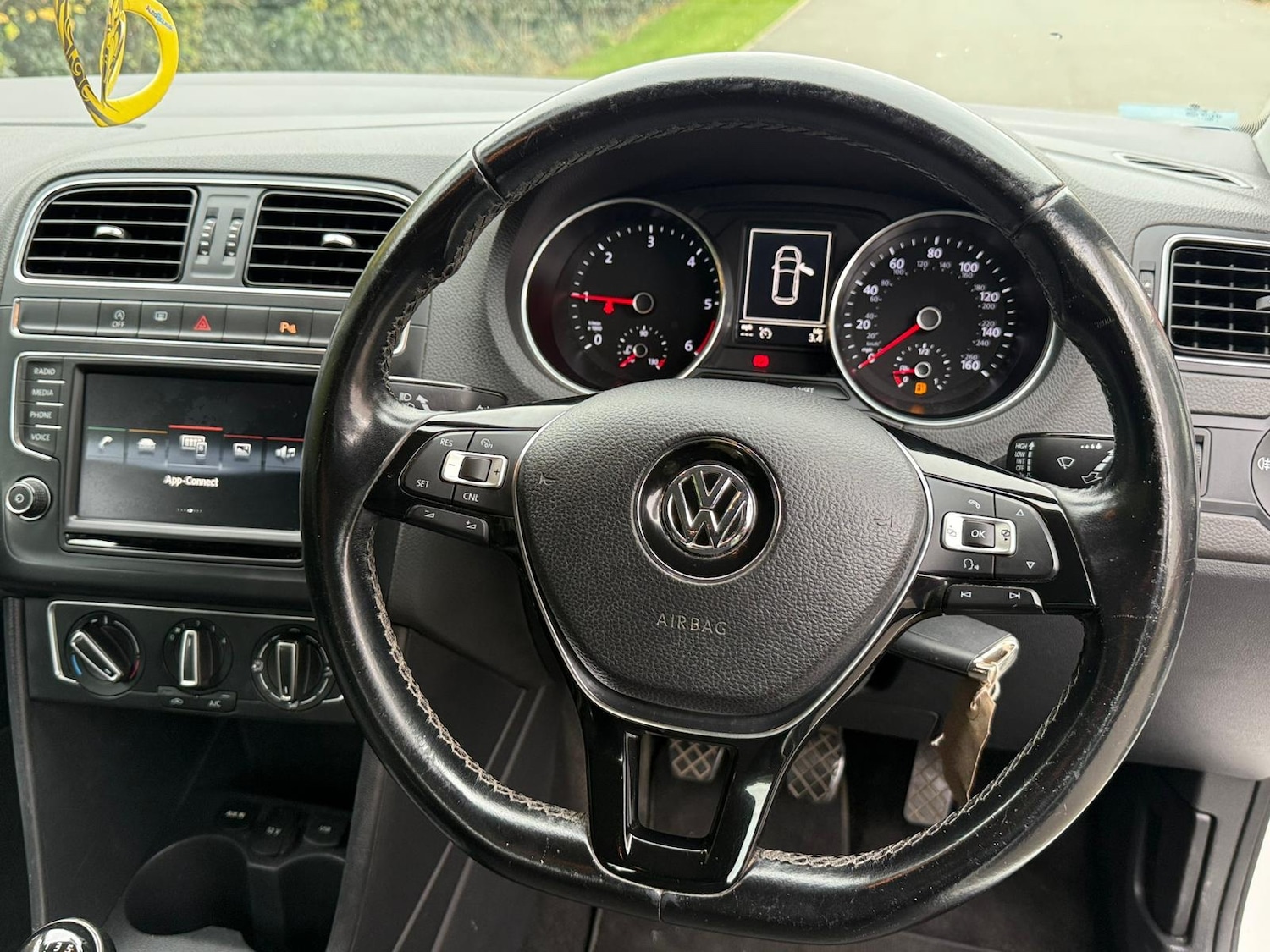 Used Volkswagen Polo 2015 for sale - 76369483: Photo 16