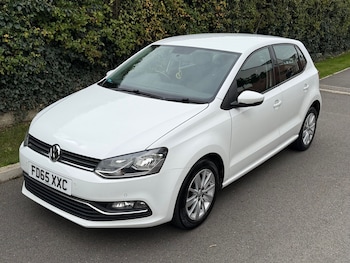 Used Volkswagen Polo 2015 for sale - 76369483: Photo