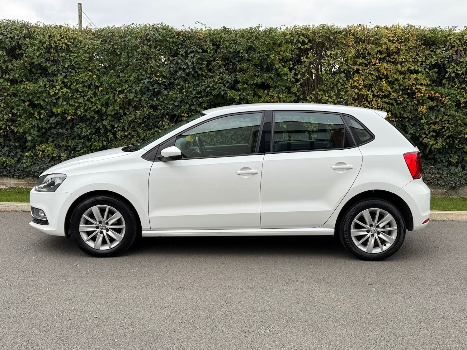 Used Volkswagen Polo 2015 for sale - 76369483: Photo 4