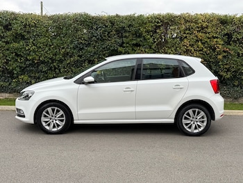 Used Volkswagen Polo 2015 for sale - 76369483: Photo