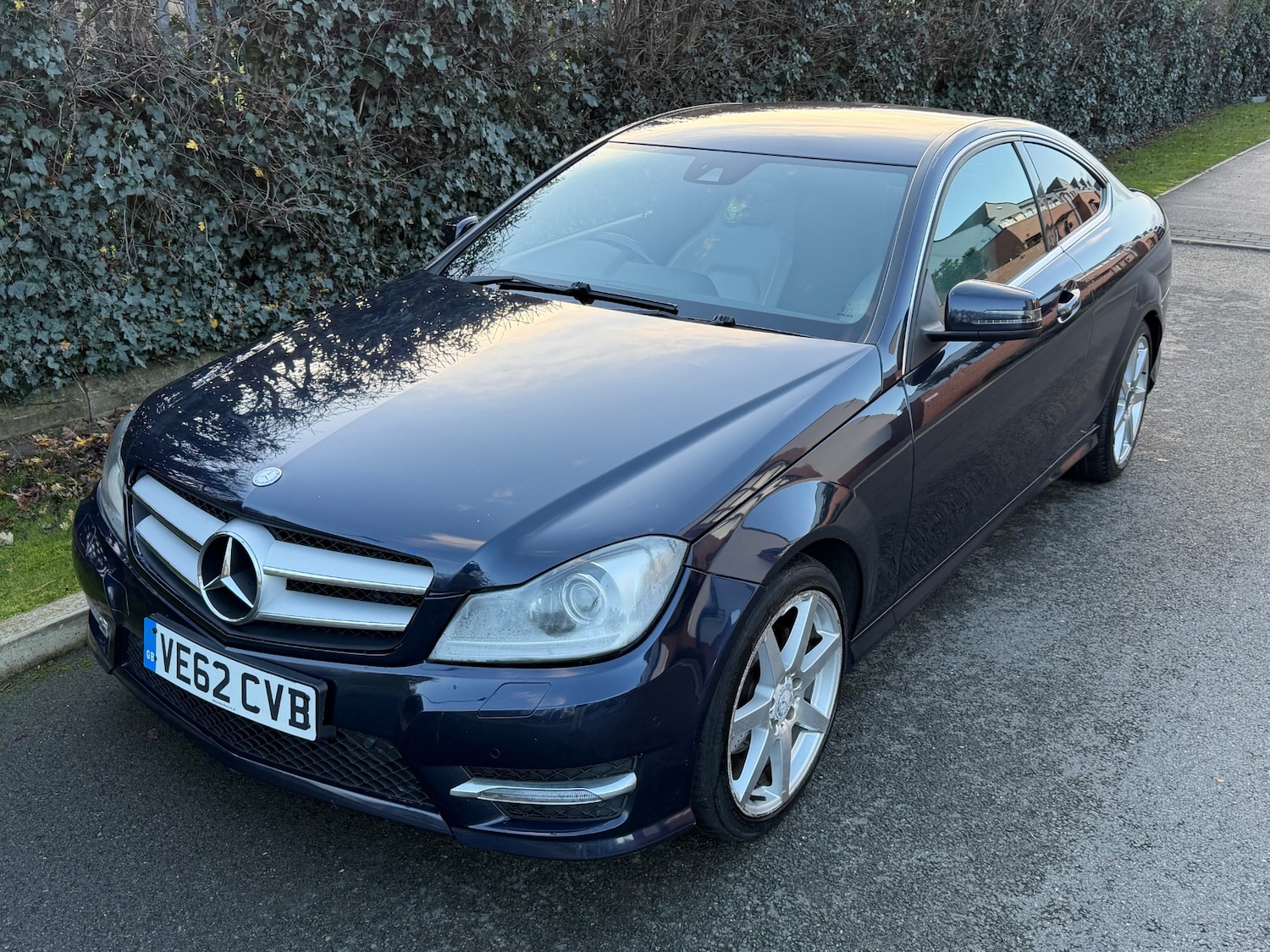 Used Mercedes-Benz C Class 2012 for sale - 76913992: Photo 2