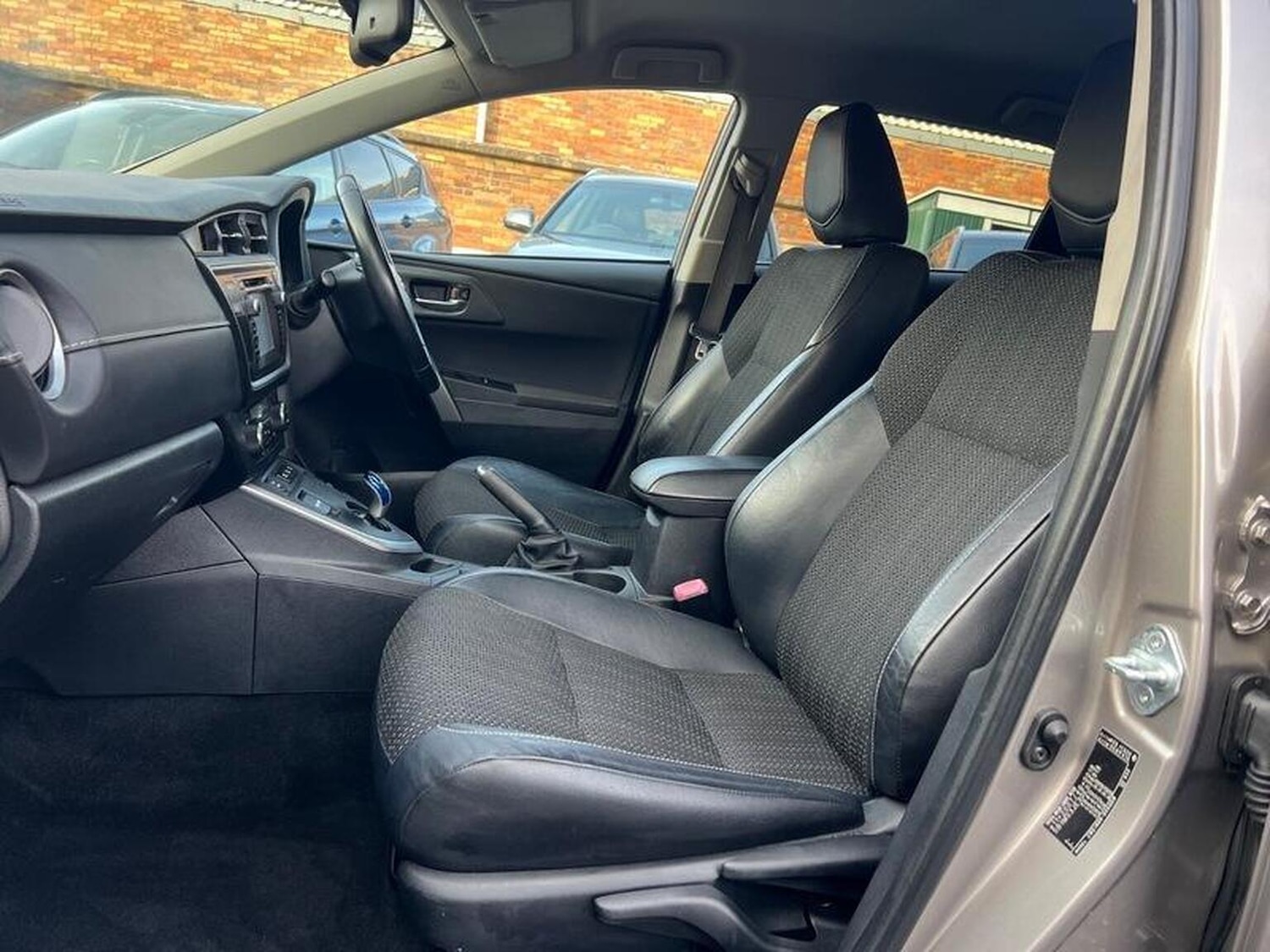 Used Toyota Auris 2013 for sale - 76559886: Photo 16