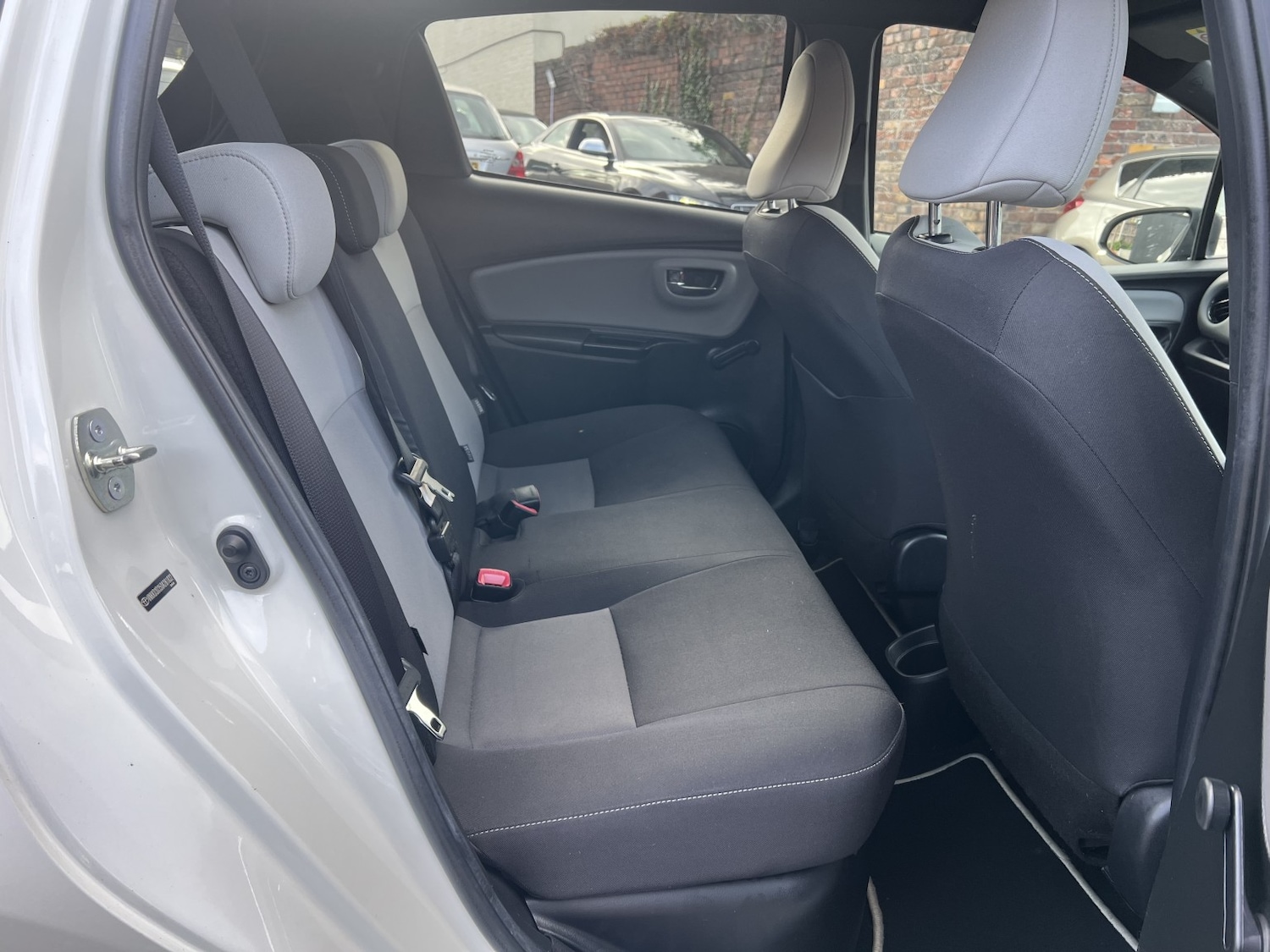 Used Toyota Yaris 2016 for sale - 76618602: Photo 13