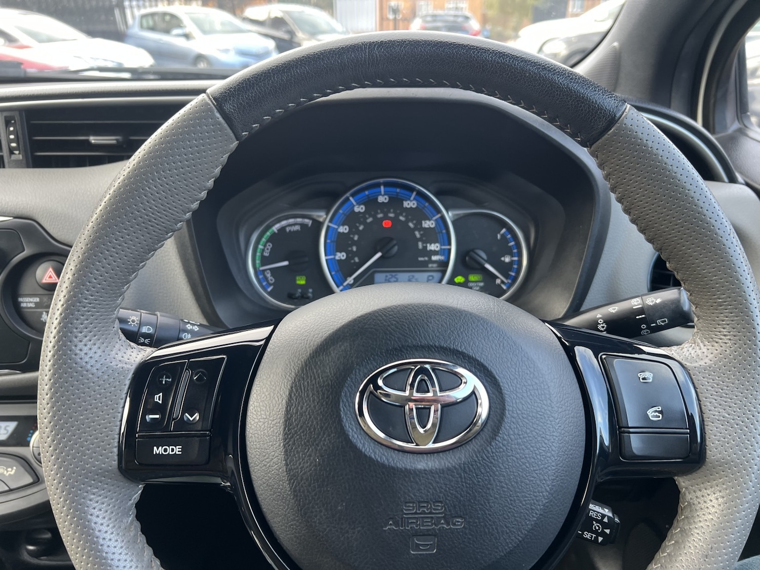 Used Toyota Yaris 2016 for sale - 76618602: Photo 21