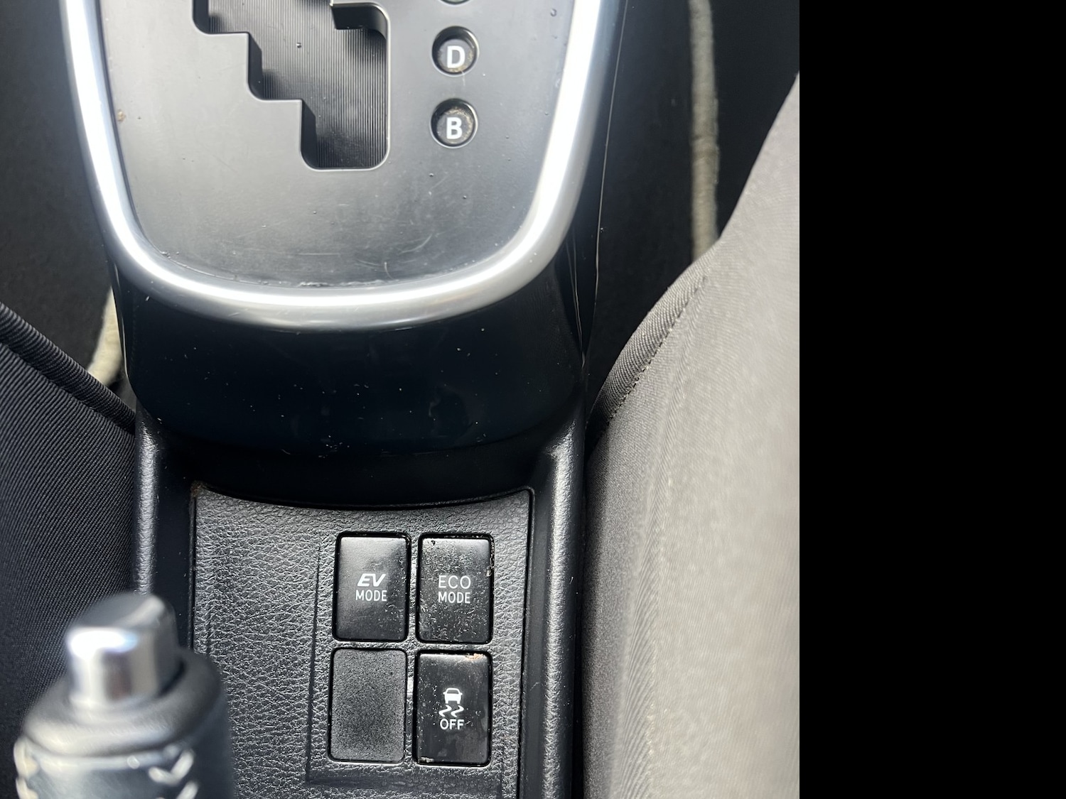 Used Toyota Yaris 2016 for sale - 76618602: Photo 29